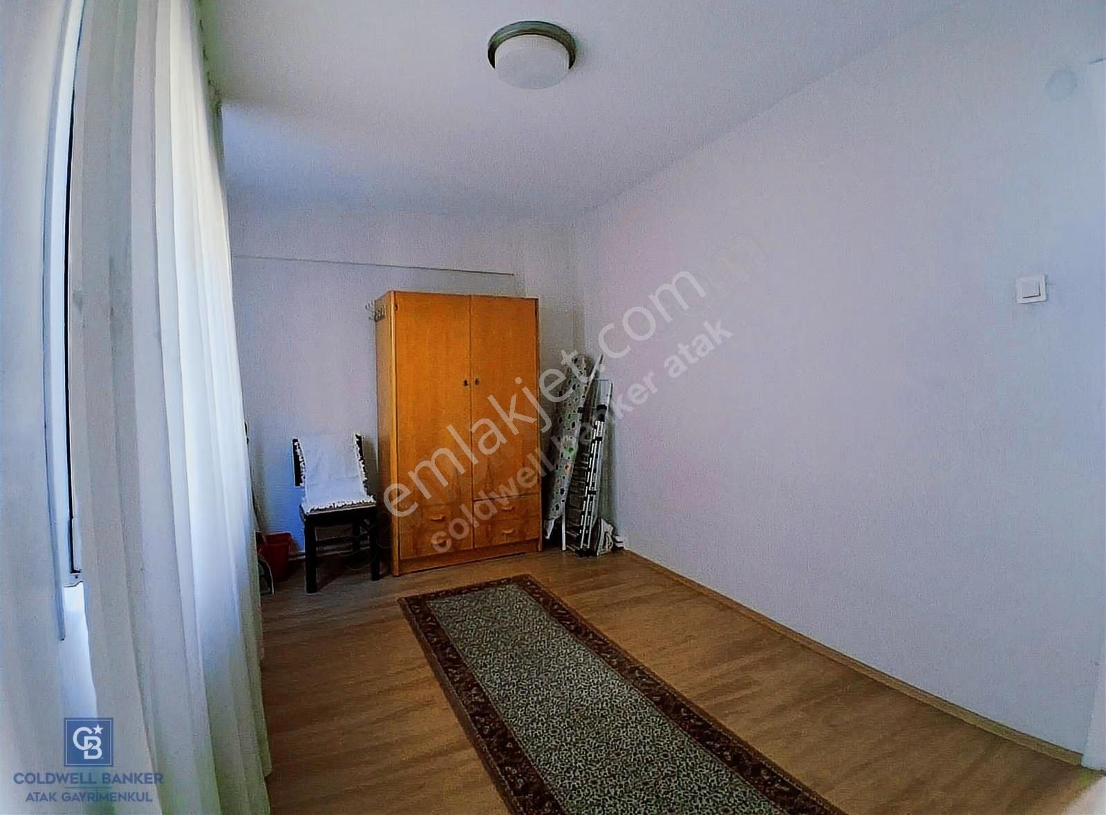 İzmir Hatay Renkli De Eşyalı Kiralık Arakat Daire - Görsel 3