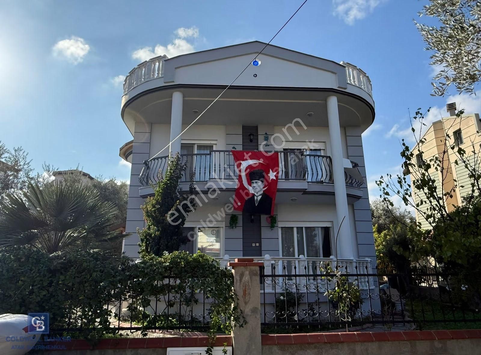 Urla Çeşmealtında Kiralık 4+1 Villa - Görsel 11