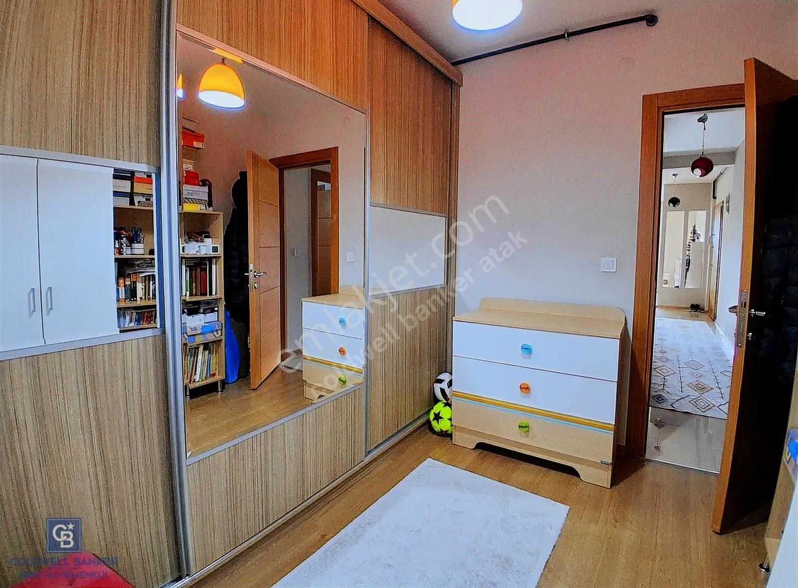 Bornova Ergene Mah.de 3+1 Önü Açık Satılık Arakat Ev - Görsel 2