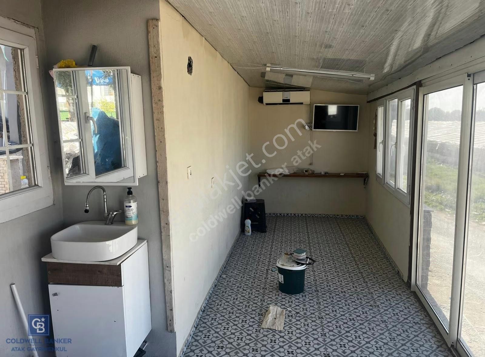 Urla Sıra Mahallesi Cadde Üstü Kiralık Dükkan - Görsel 2