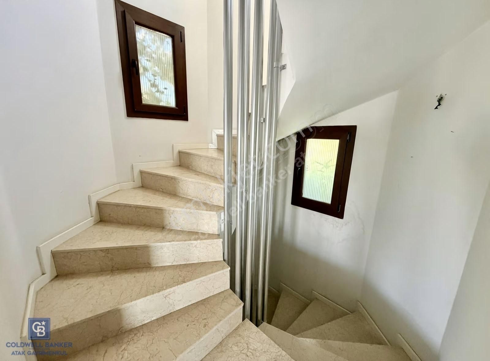 Kahramandere'de Full Deniz Manzaralı Doğal Gazlı 5+3 Villa - Görsel 14