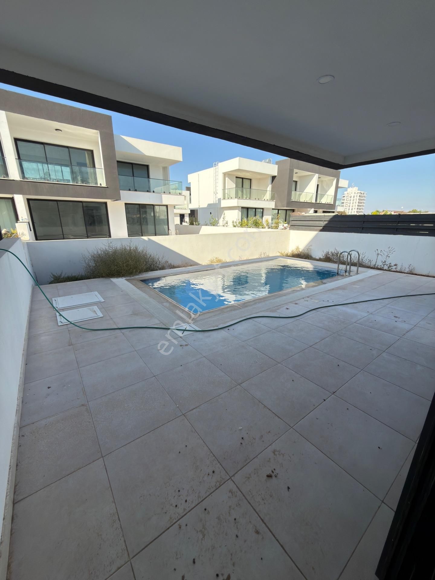 Yeniboğaziçi'nde 3+1 Satılık Villa Yeniboğaziçi Parkı Yakınında Özel Havuz Bahçe - Görsel 4