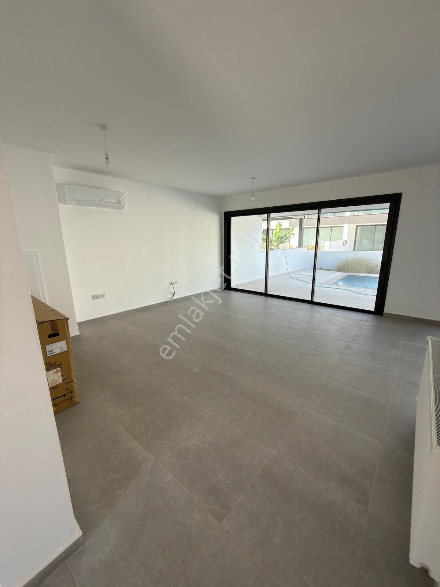 Yeniboğaziçi'nde 3+1 Satılık Villa Yeniboğaziçi Parkı Yakınında Özel Havuz Bahçe - Görsel 3