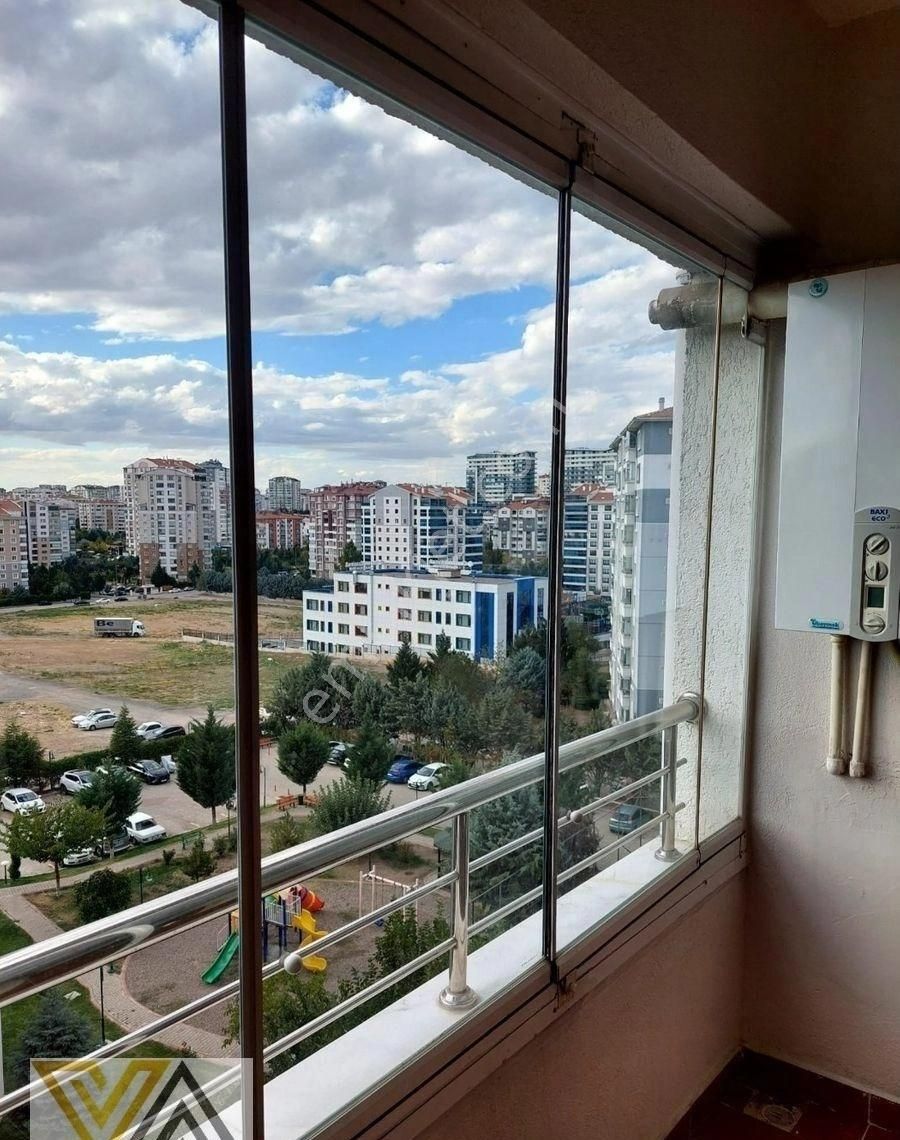 Valentia'dan Site İçerisinde Satılık Ara Katta 4+1 Boş Daire !!! - Görsel 22