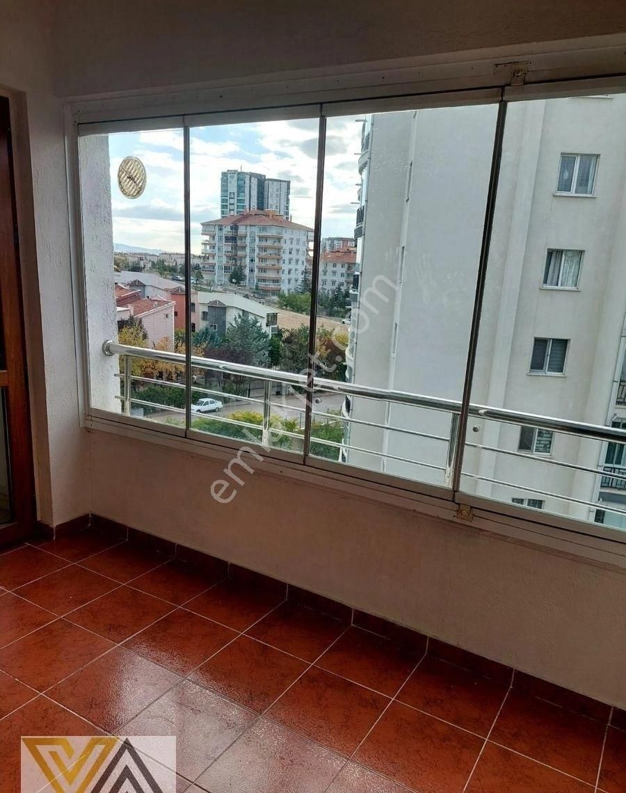 Valentia'dan Site İçerisinde Satılık Ara Katta 4+1 Boş Daire !!! - Görsel 28