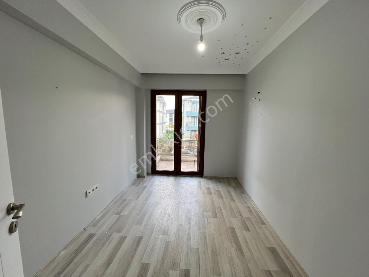 Sakarya Serdivan Köprübaşı Mah. Site İçerisi Ara Kat Geniş 3+1 - Görsel 16