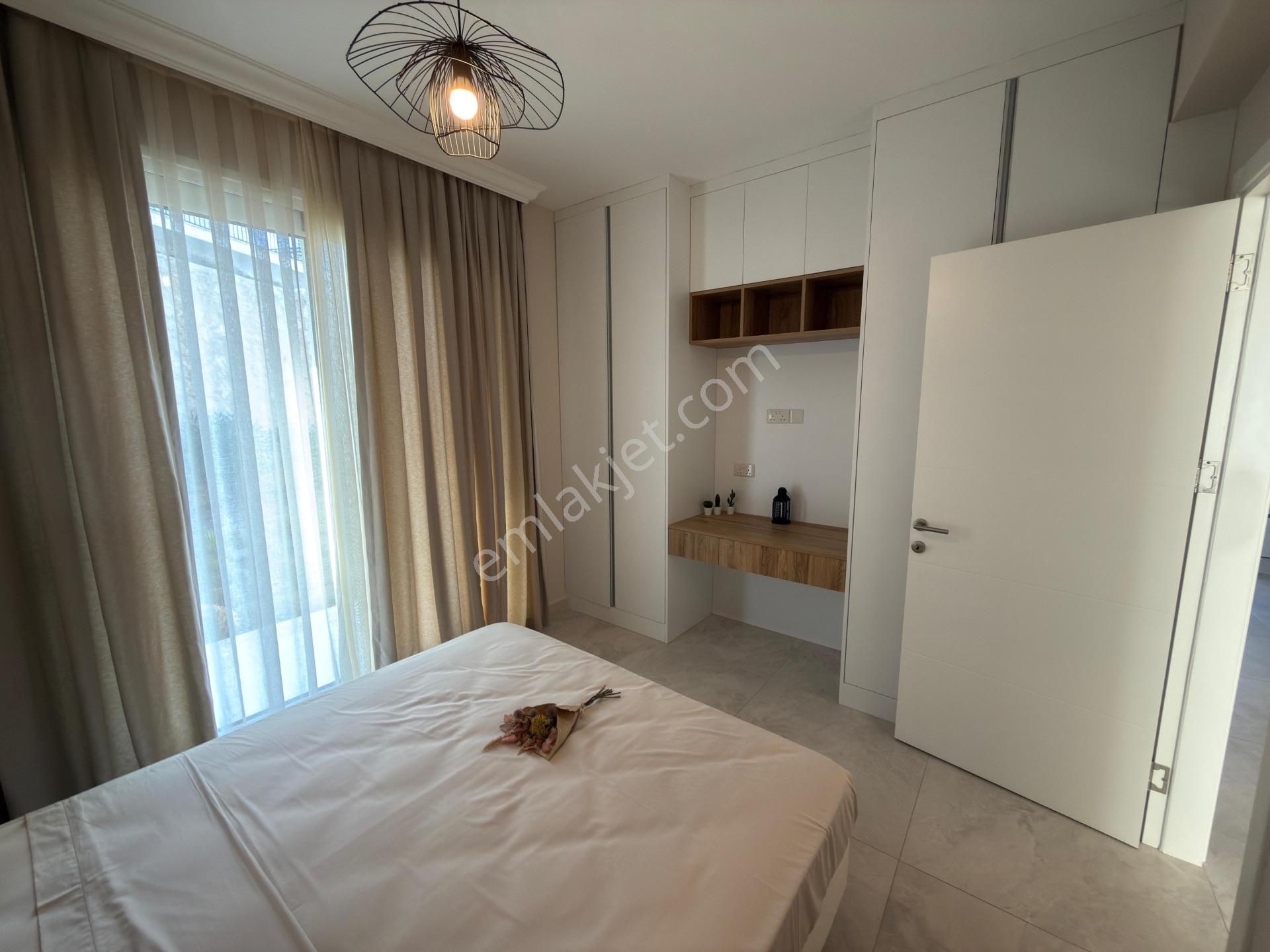 Girne Carrington Poseidon Projesinde Panoramik Deniz Manzaralı Denize 300mt 3+1 Full Eşyalı Lüx - Görsel 8