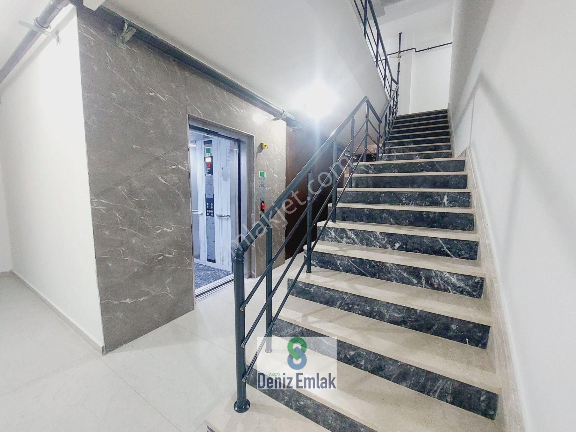 Denizden Akçayda Kapalı Mutfak Arakat Ebeveynli Satılık 2+1 Daire. - Görsel 18