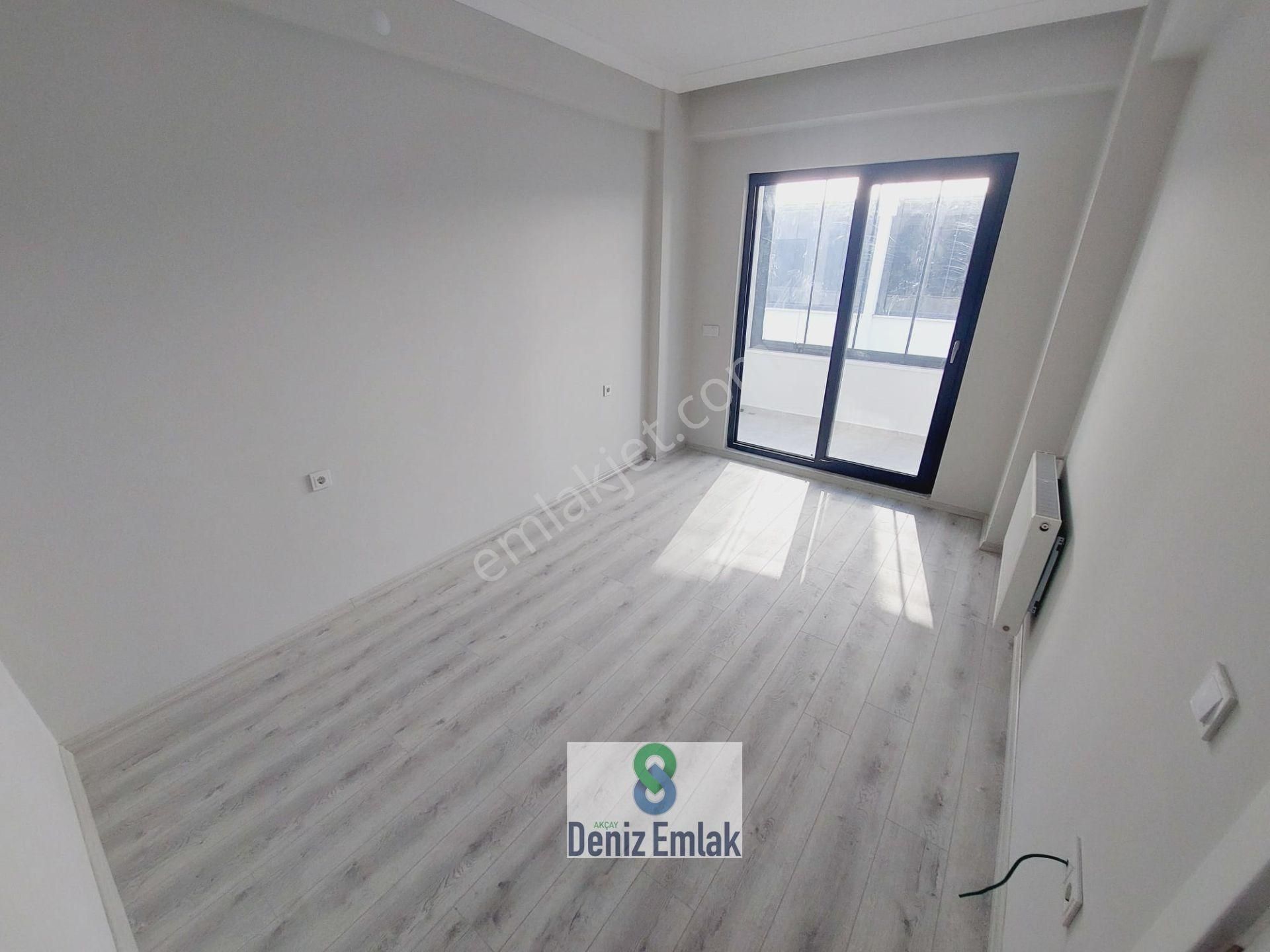 Denizden Akçayda Kapalı Mutfak Arakat Ebeveynli Satılık 2+1 Daire. - Görsel 4