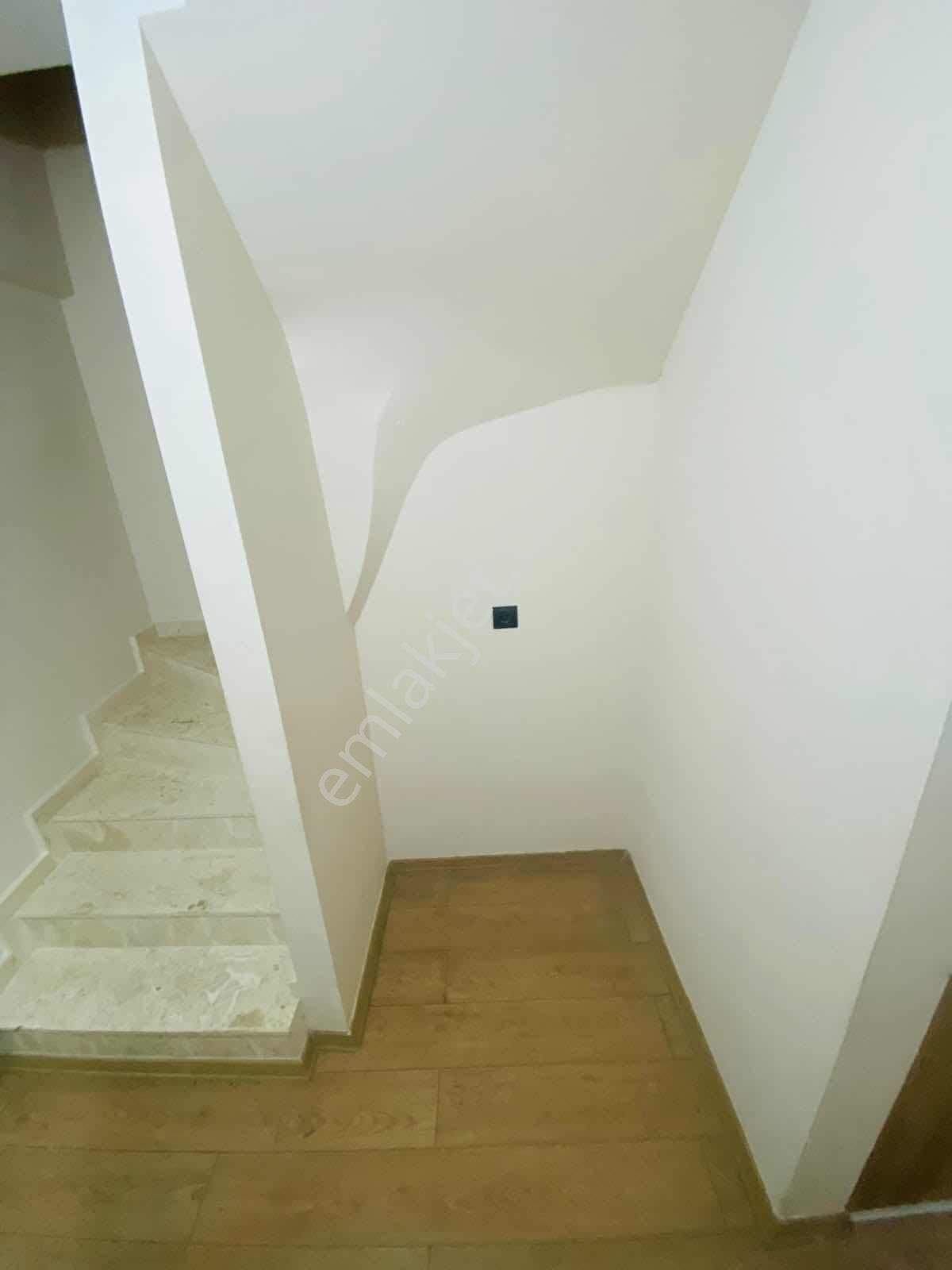 Lavınıa'dan Havuzlu Satılık 2+1 Daire - Görsel 13