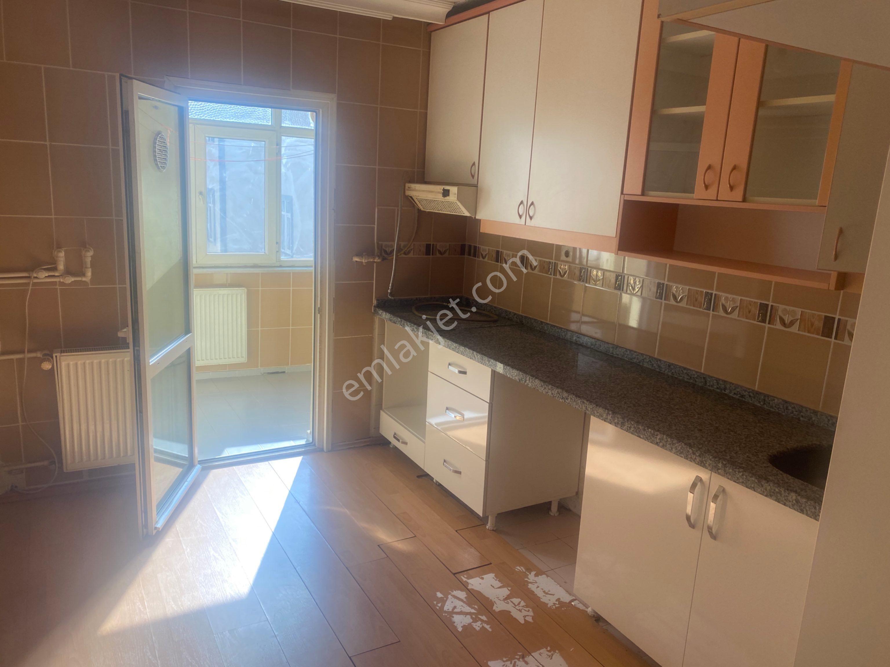 Uğur Emlaktan Ybeyszıt Mah 1+1 Kiralık Daire