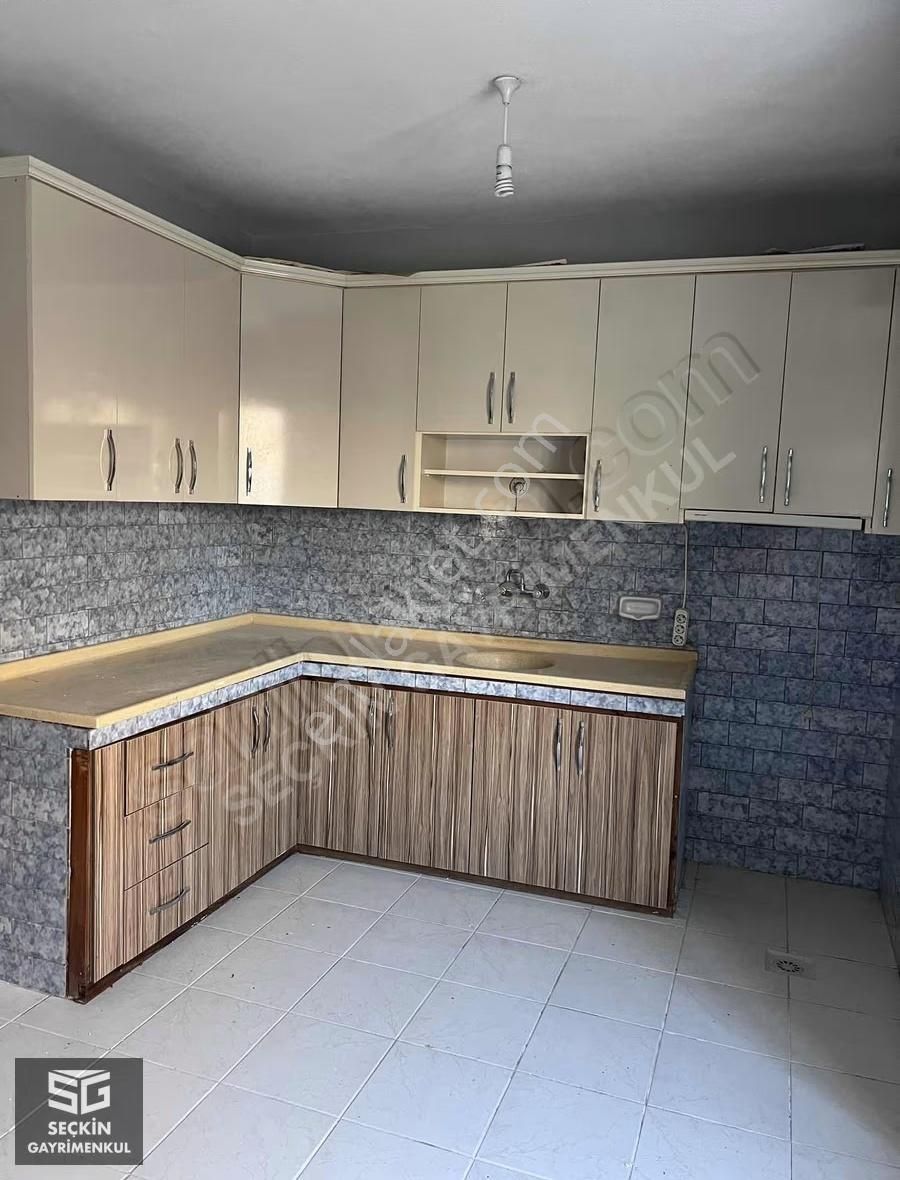 Seçkin Gayrimenkulden Atatürk Caddesinde Kiralık Daire - Görsel 4