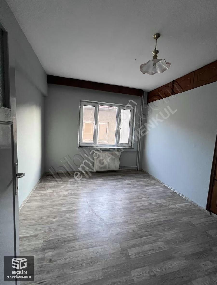 Seçkin Gayrimenkulden Atatürk Caddesinde Kiralık Daire - Görsel 6
