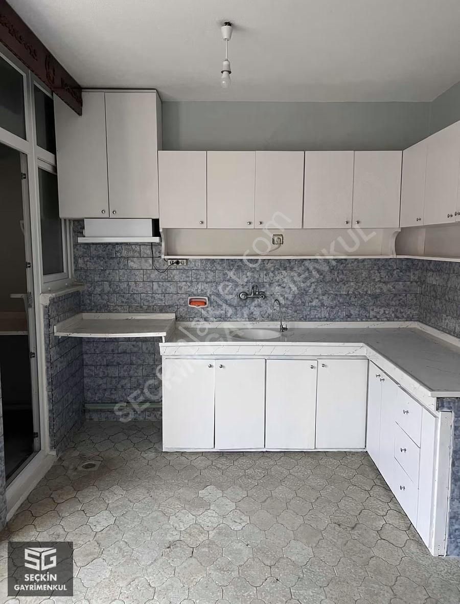 Seçkin Gayrimenkulden Atatürk Caddesinde Kiralık Daire - Görsel 7