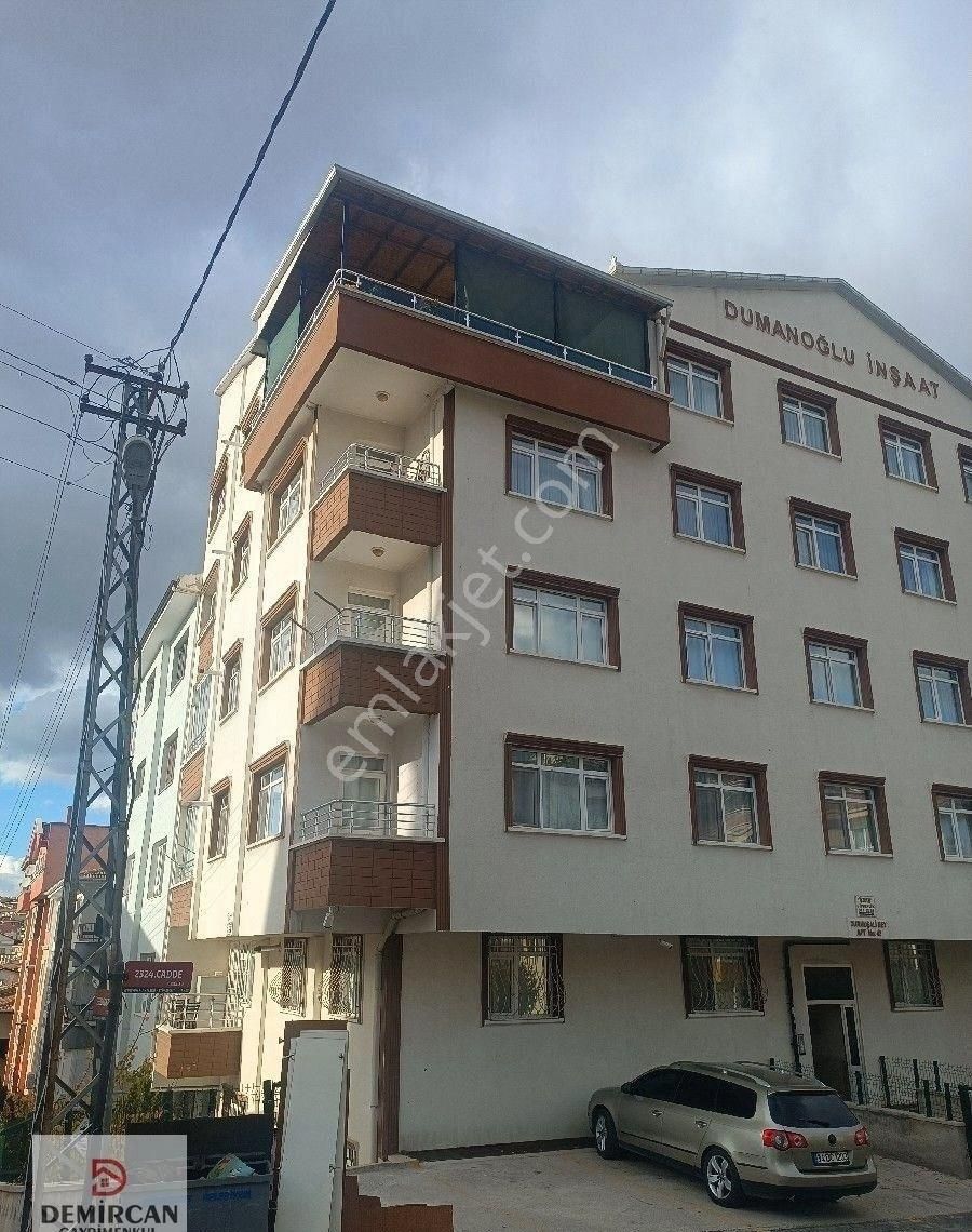 Etimesgut İstasyon Mah.de Çift Girişli Masrafsız 5+2 Satılık Teras