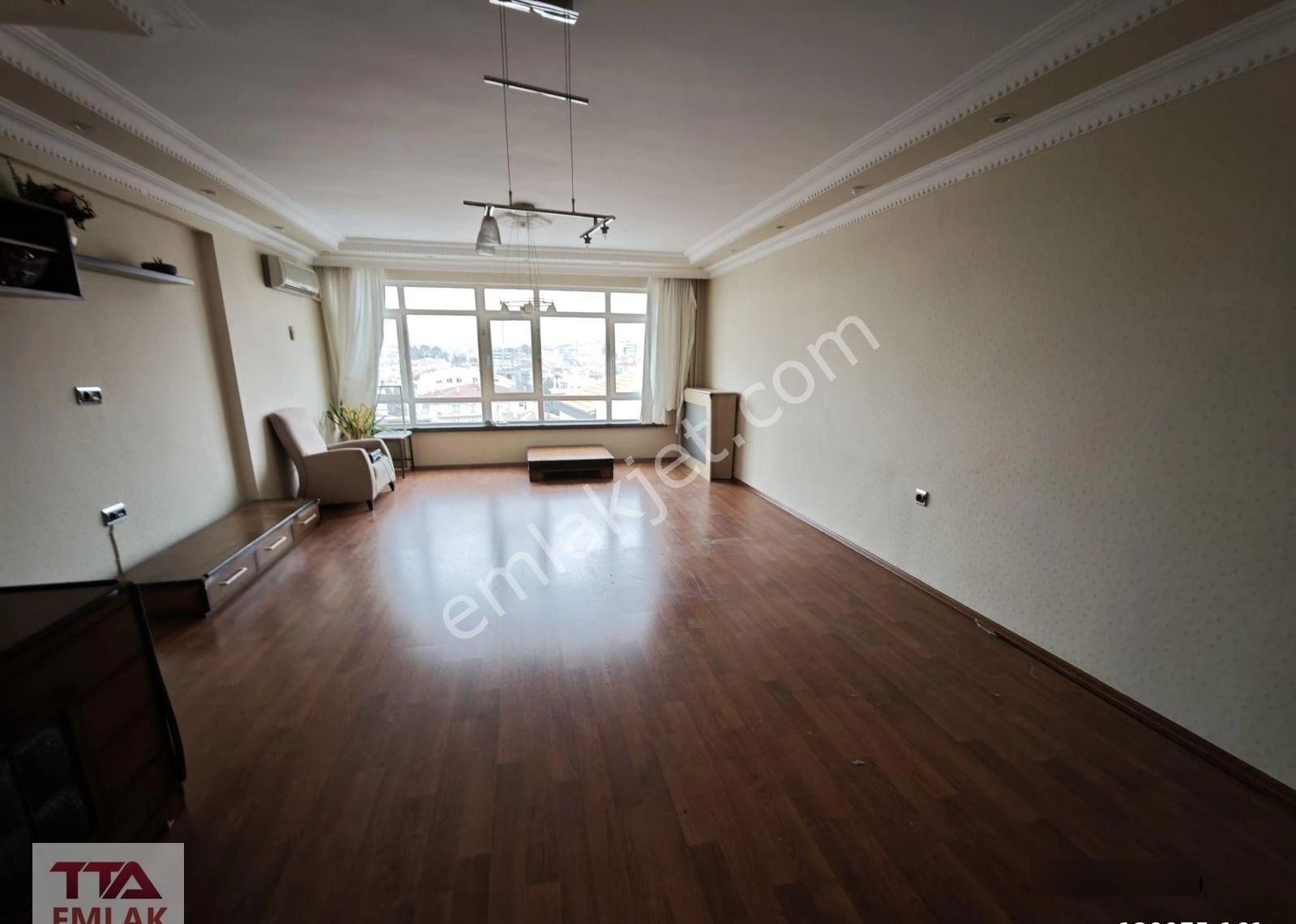 Hoşdere Caddesi Üzerinde 3. Katda 3+1 Kiralık Daire