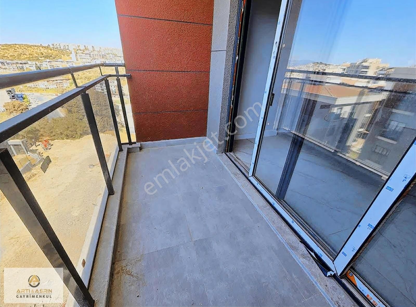 Kuşadasında Lüx Site İçerisinde Manzaralı 1+1 Havuzlu Daire - Görsel 10