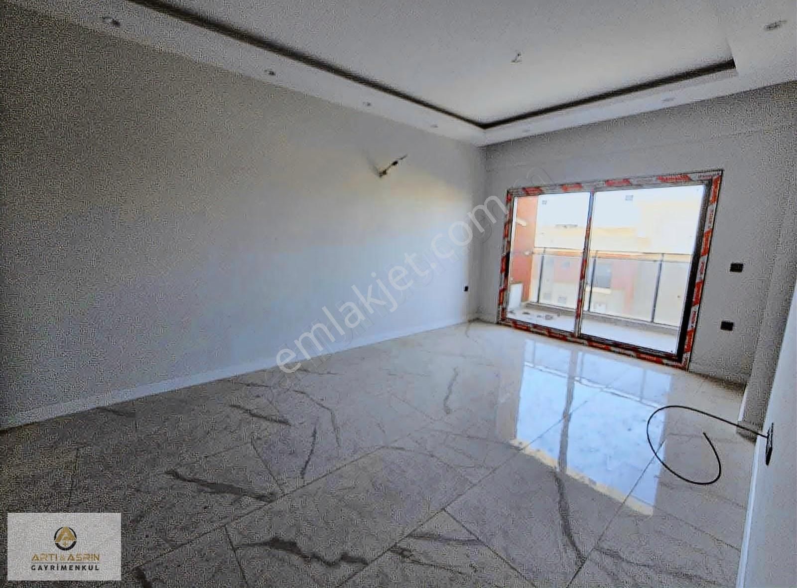 Kuşadasında Lüx Site İçerisinde Manzaralı 1+1 Havuzlu Daire - Görsel 2