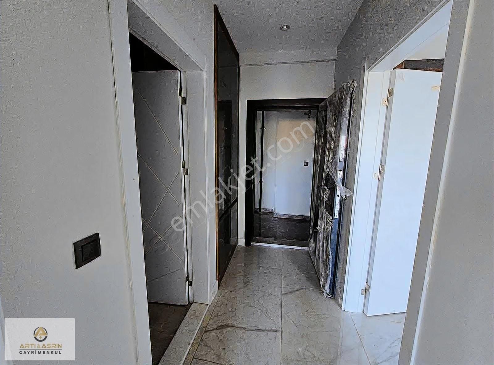 Kuşadasında Lüx Site İçerisinde Manzaralı 1+1 Havuzlu Daire - Görsel 3