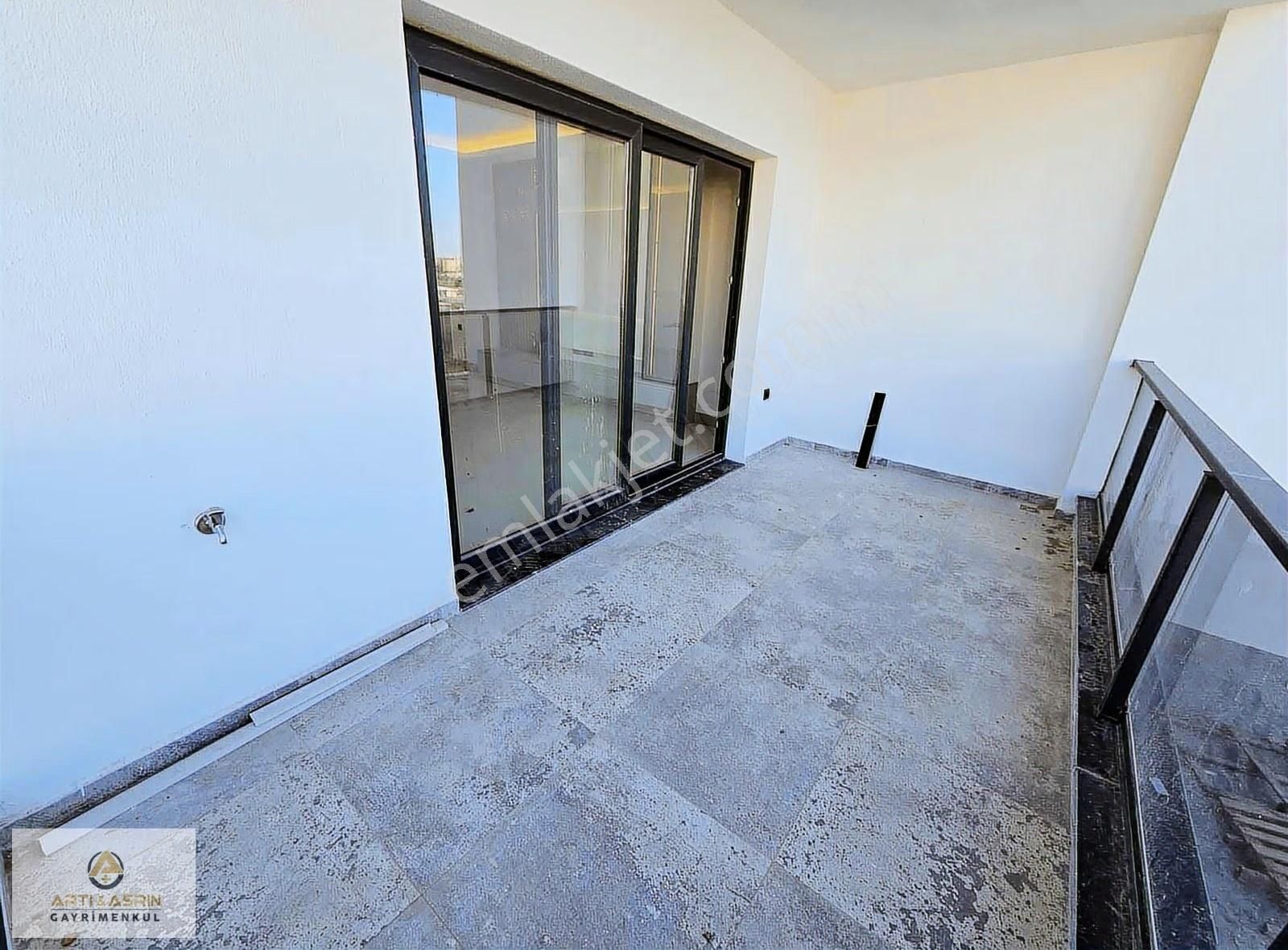 Kuşadasında Havuzlu Sitede Ara Kat 2+1 Lüx Satılık Daire - Görsel 10