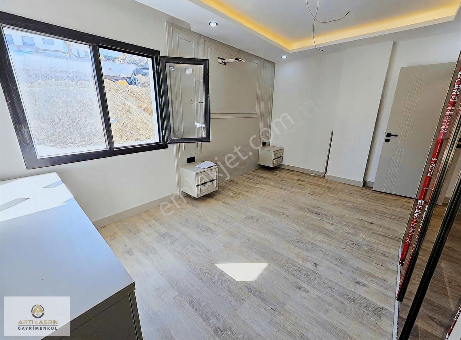 Kuşadasında Havuzlu Sitede Ara Kat 2+1 Lüx Satılık Daire - Görsel 8