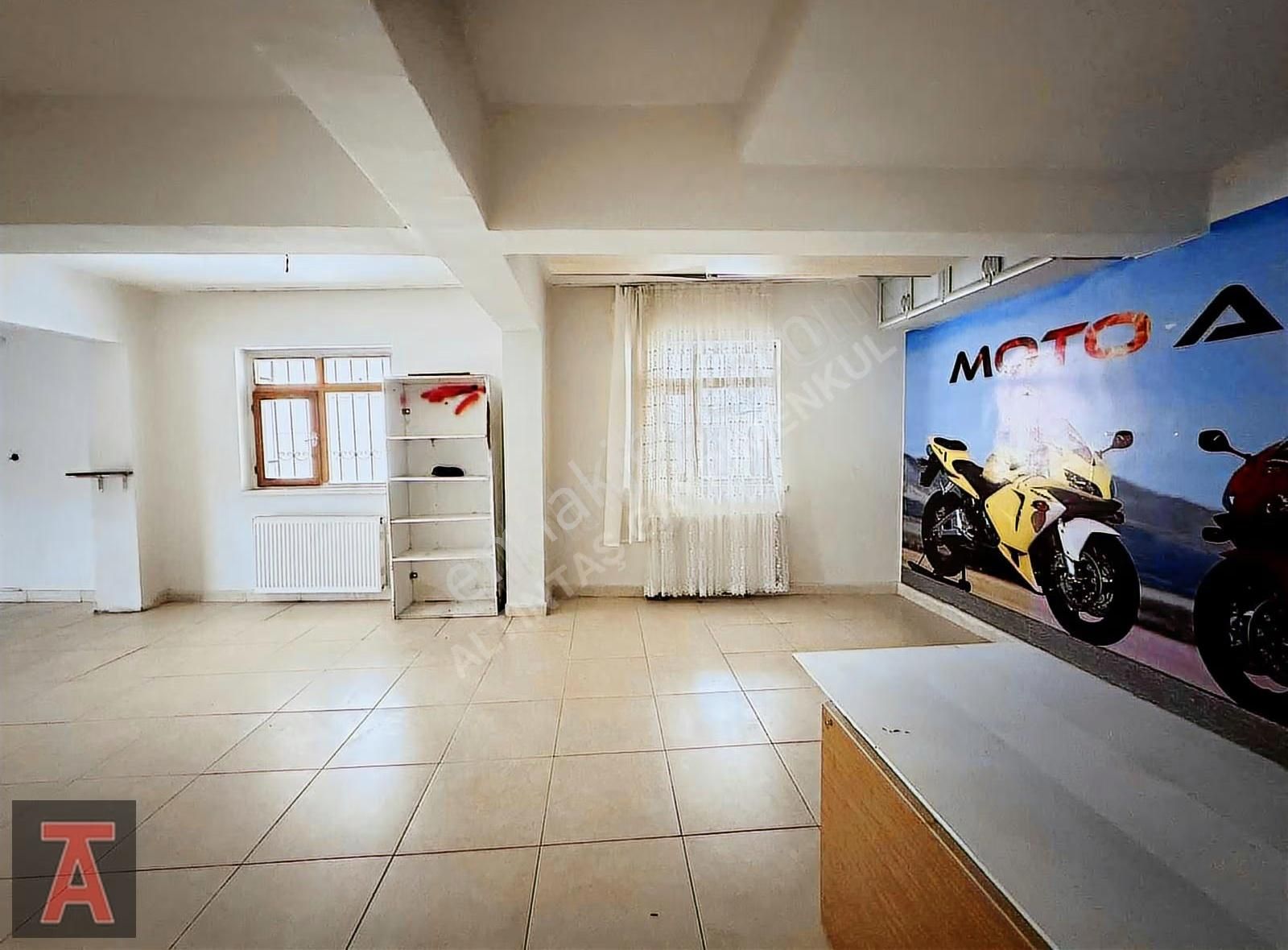 Emirler Ana Cadde Üzeri Köşe Binada T.değeri Yüksek Geniş Dükkan - Görsel 3