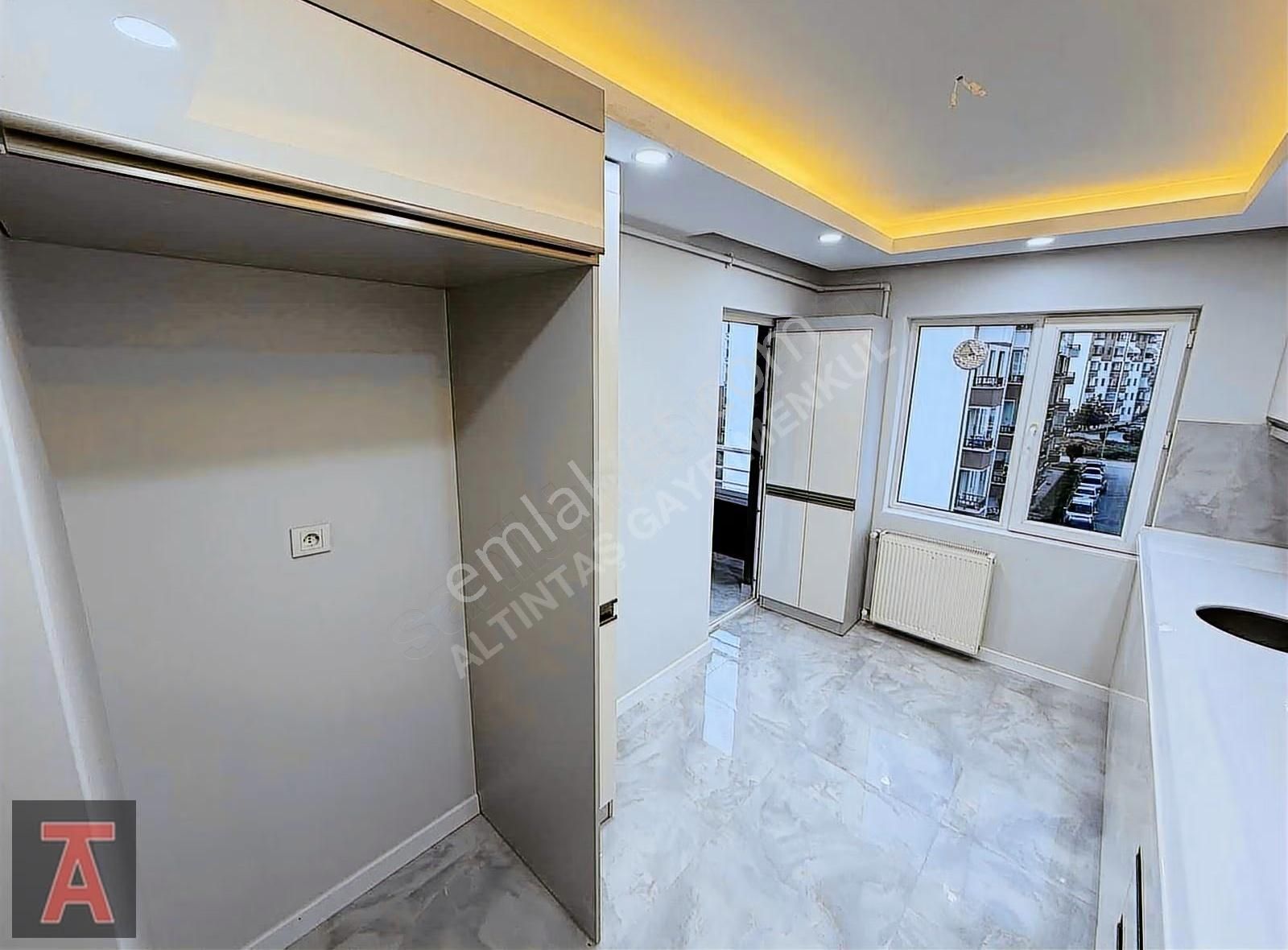 İstasyon Mahallesi Ultra Lüks Geniş M2 Katta Ön Cephe 3+1 - Görsel 8