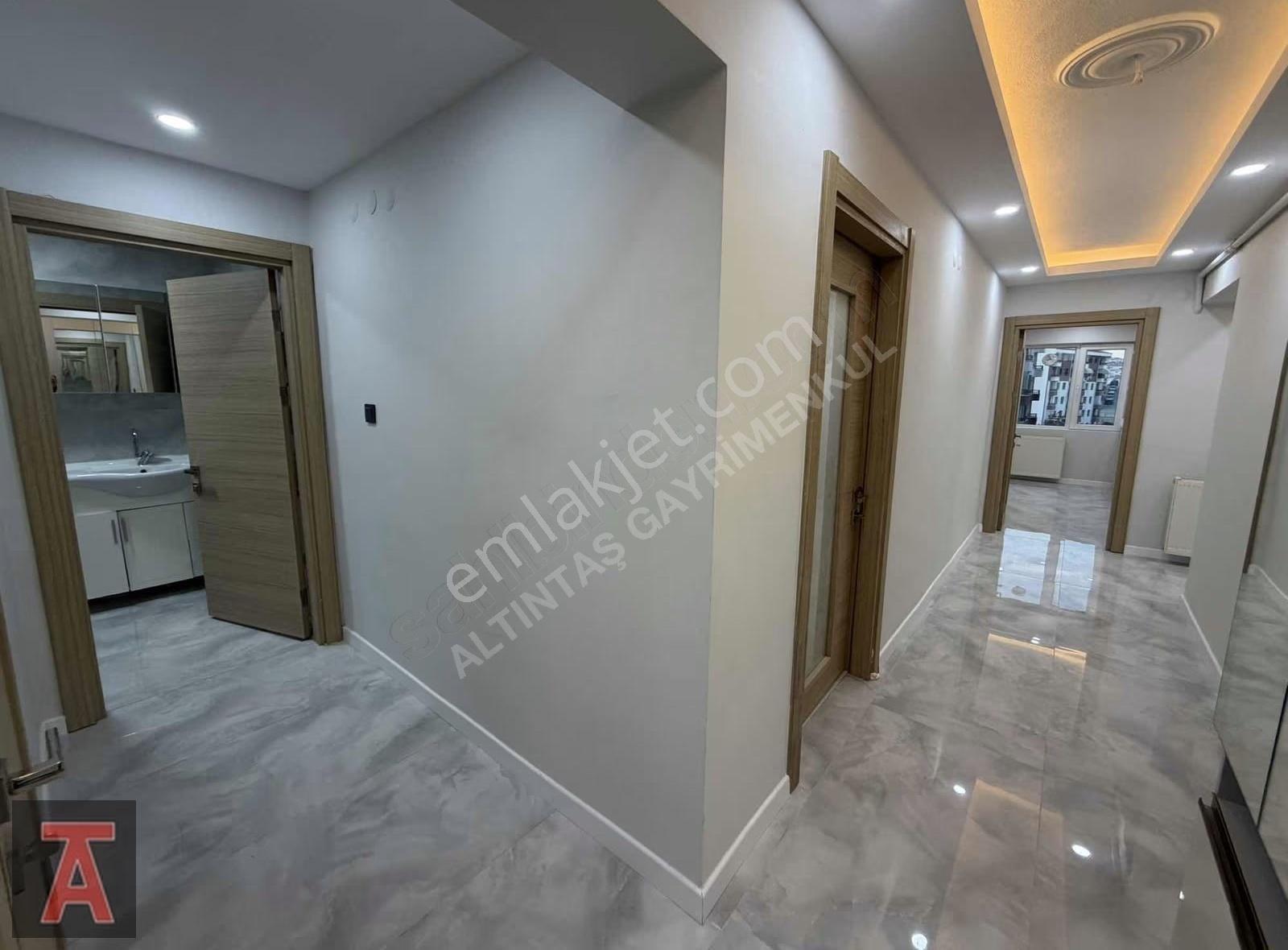 İstasyon Mahallesi Ultra Lüks Geniş M2 Katta Ön Cephe 3+1 - Görsel 6