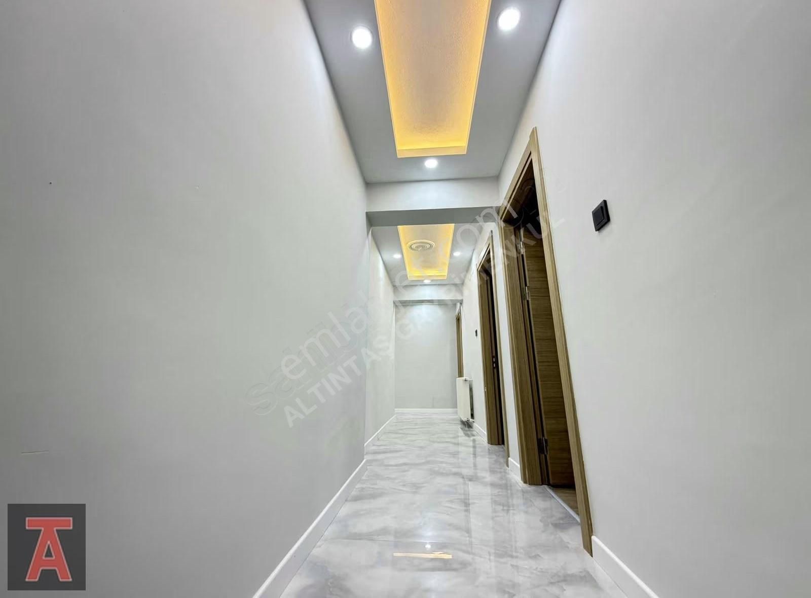 İstasyon Mahallesi Ultra Lüks Geniş M2 Katta Ön Cephe 3+1 - Görsel 5