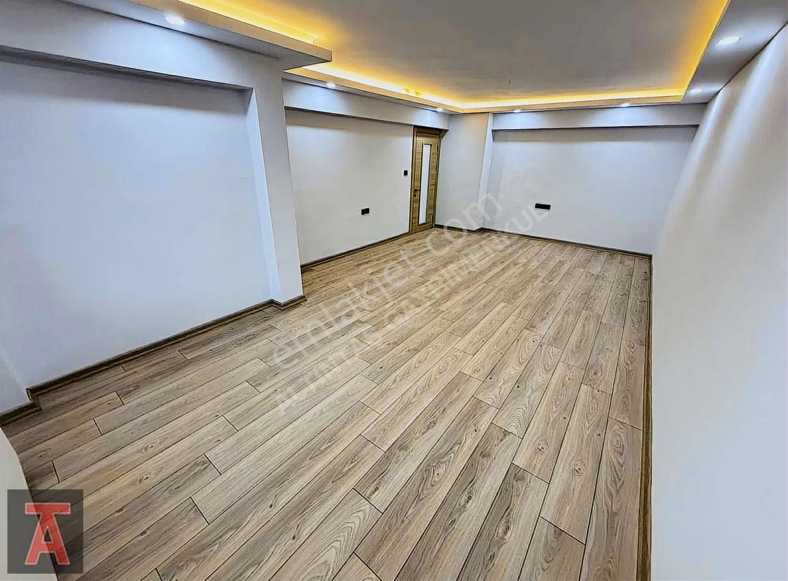 İstasyon Mahallesi Ultra Lüks Geniş M2 Katta Ön Cephe 3+1 - Görsel 14