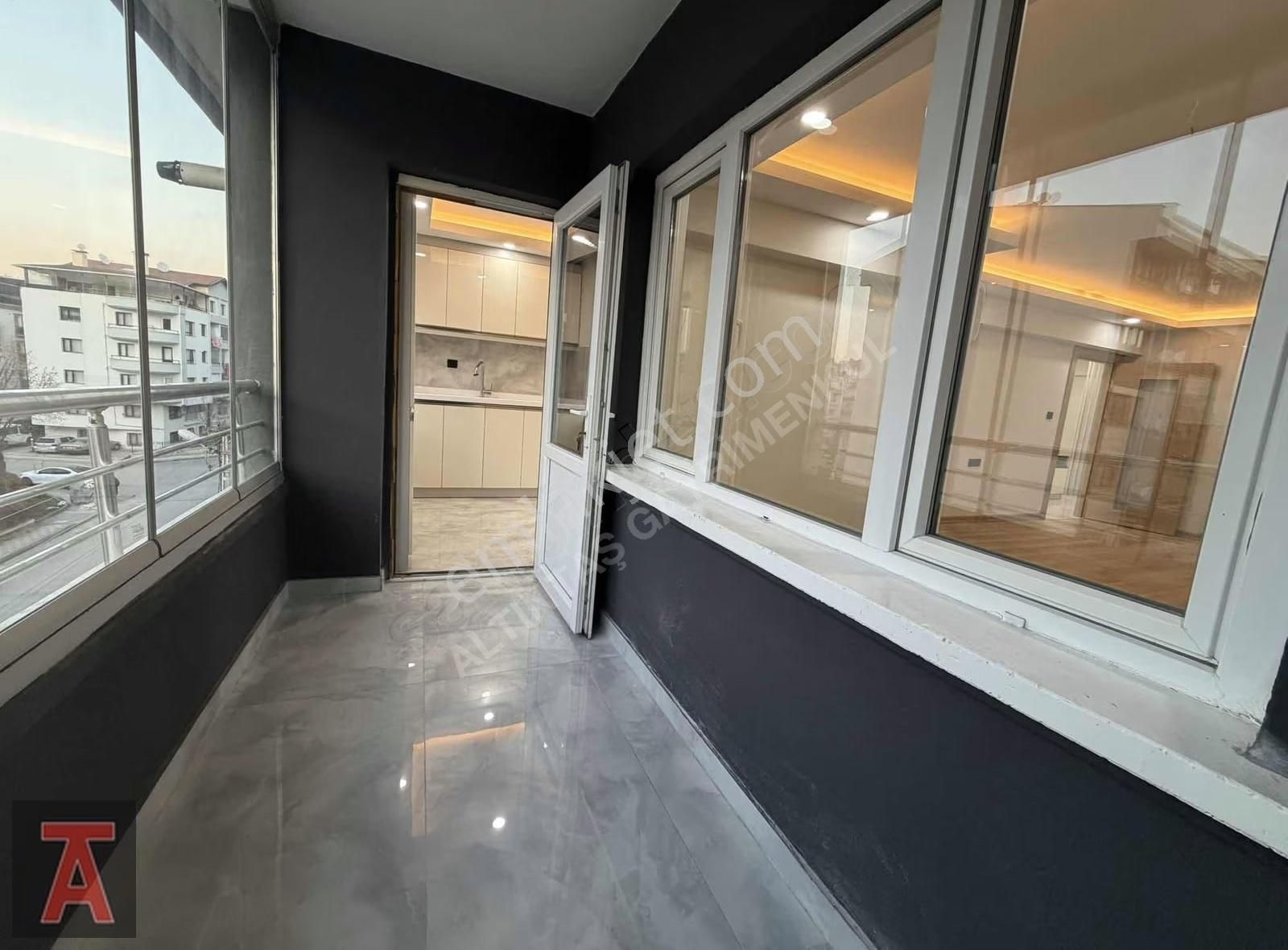 İstasyon Mahallesi Ultra Lüks Geniş M2 Katta Ön Cephe 3+1