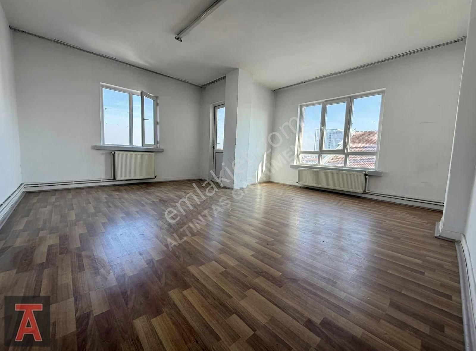 30 Ağustos Mah'de Merkezi Lokasyonda Katta 3+1 Kiralık - Görsel 15