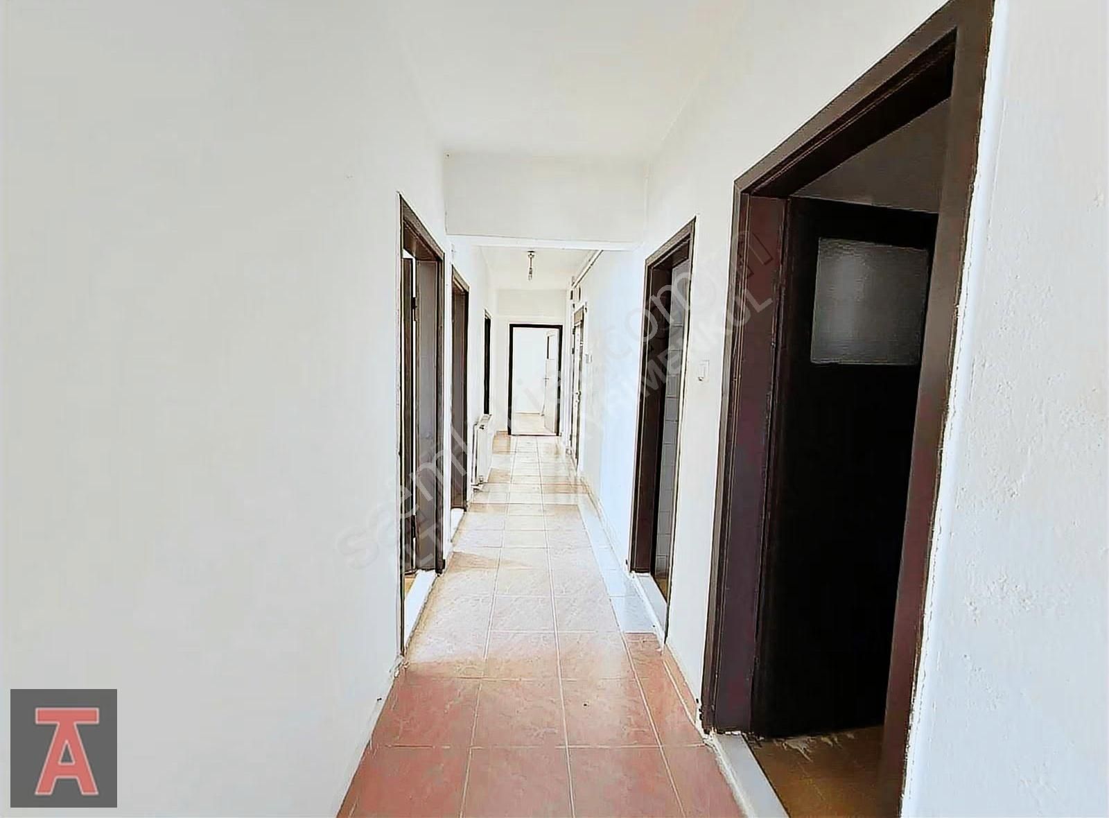 30 Ağustos Mah'de Merkezi Lokasyonda Katta 3+1 Kiralık - Görsel 16