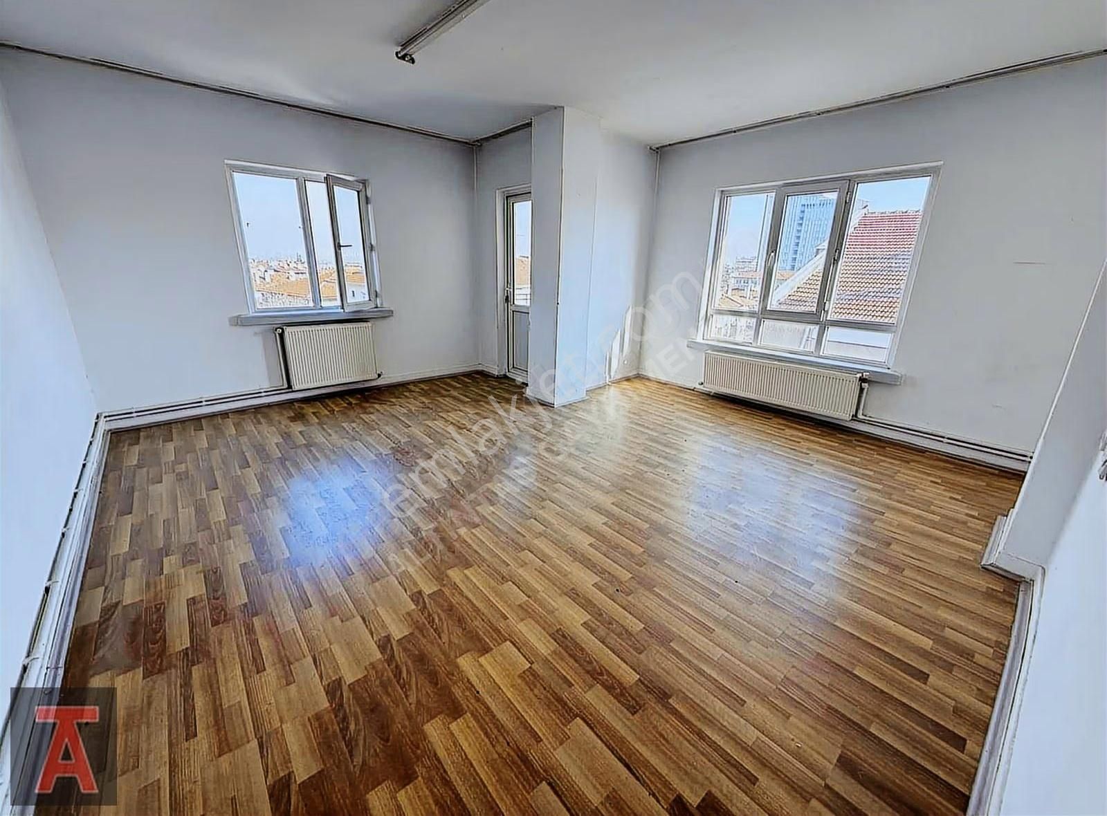 30 Ağustos Mah'de Merkezi Lokasyonda Katta 3+1 Kiralık