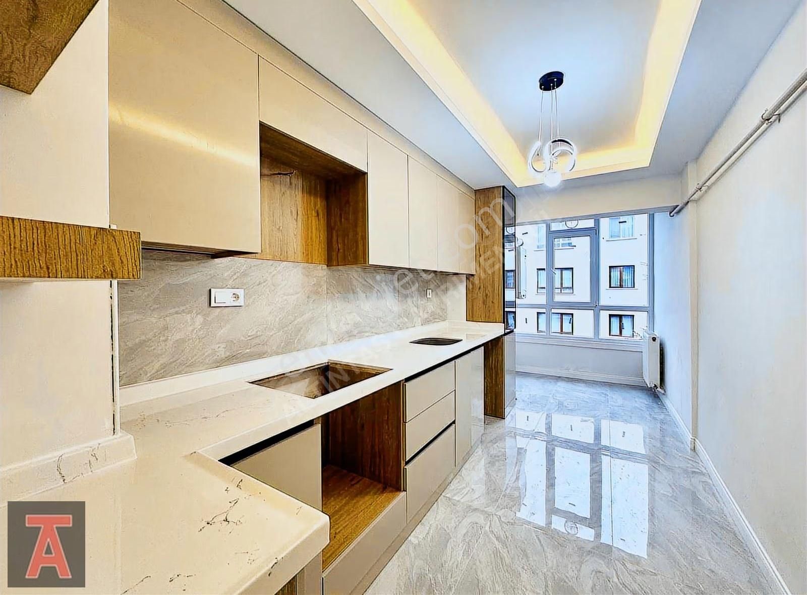 Elvan Mah'de Ultra Lüx Yapılı Ara Katta Ön Cephe 3+1 Daire - Görsel 16