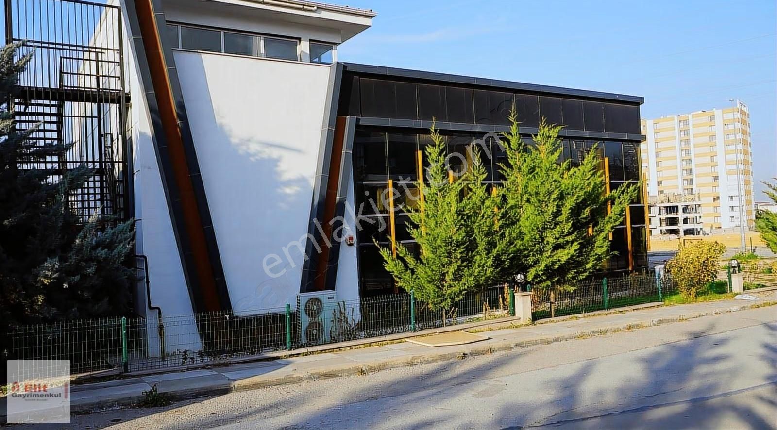 Kurumsallara Firmalara Tam Müstakil Önüaçık Ticaritapulu 950m2 - Görsel 3