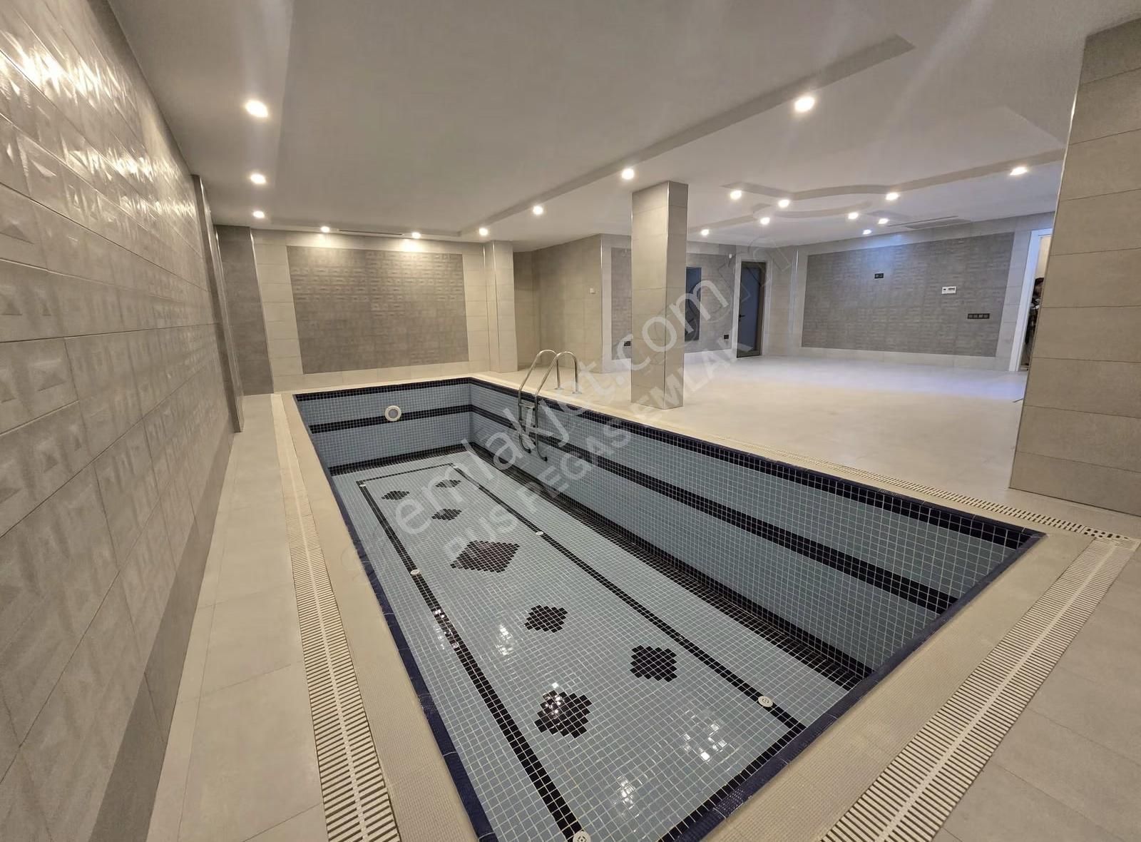 Kemerağzı Asansörlü Havuzlu 5+1 Satılık Villa - Görsel 32