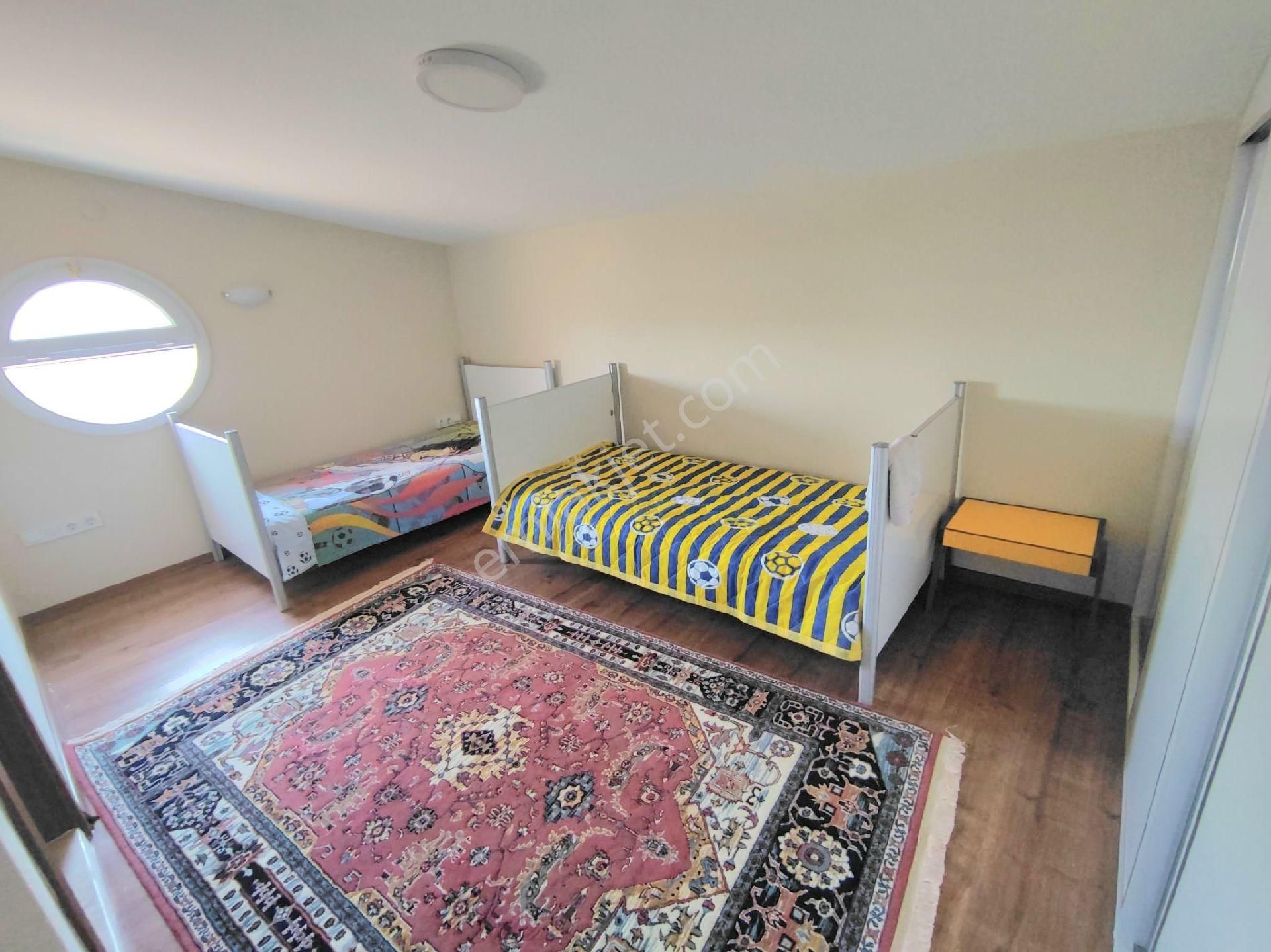 Güzelçamlı Yolun Altı Denize Yakın Köşe Geniş Bahçeli Villa - Görsel 31