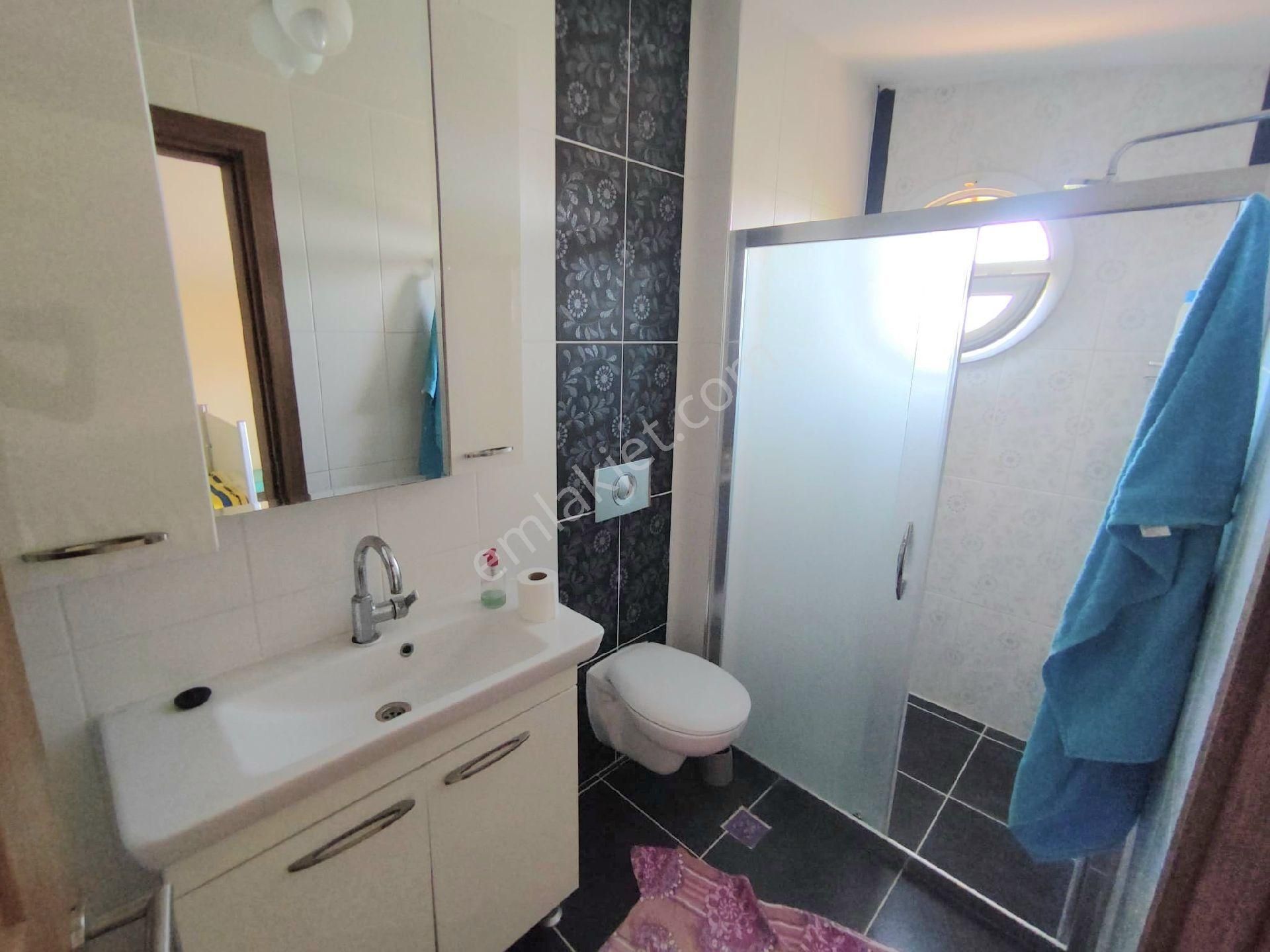 Güzelçamlı Yolun Altı Denize Yakın Köşe Geniş Bahçeli Villa - Görsel 29