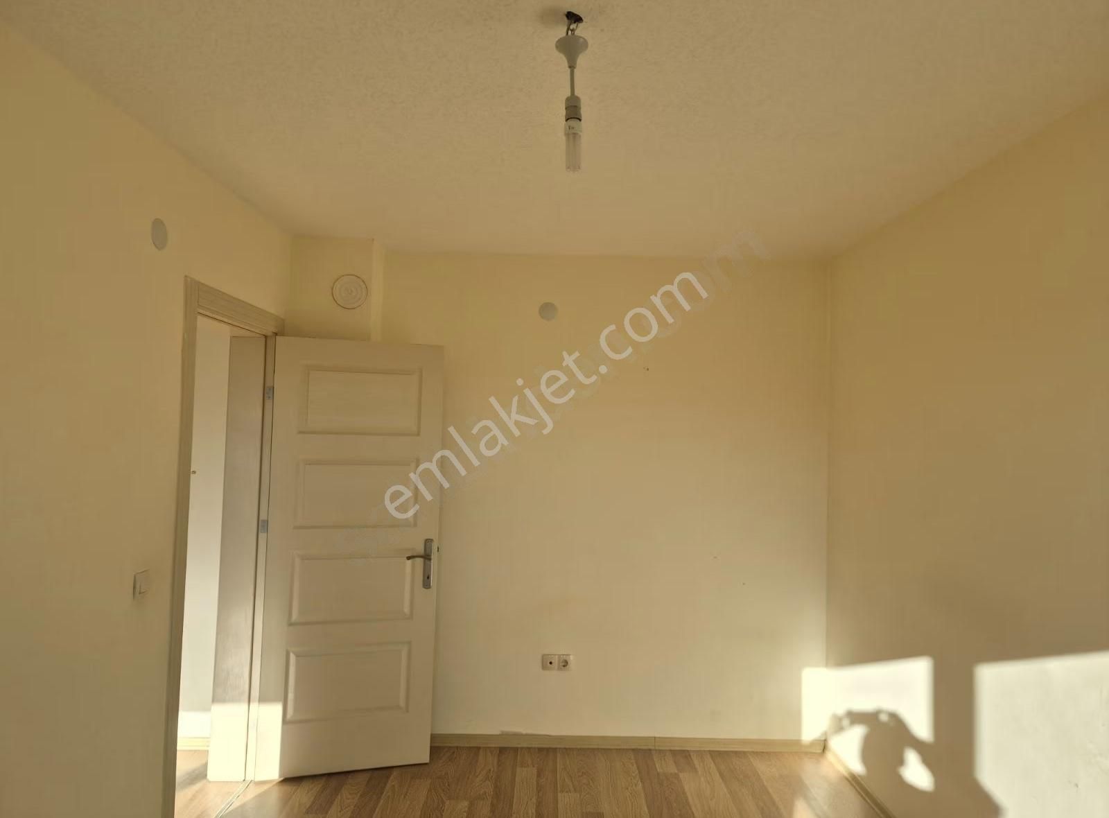 İpekyolu Yapı Emlak'tan Kiralık - Görsel 3