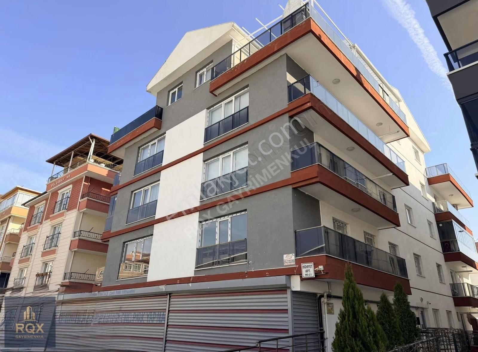 Alsancak Ay Yıldız&mit Dibinde Masrafsız Ara Kat Asansörlü 3+1