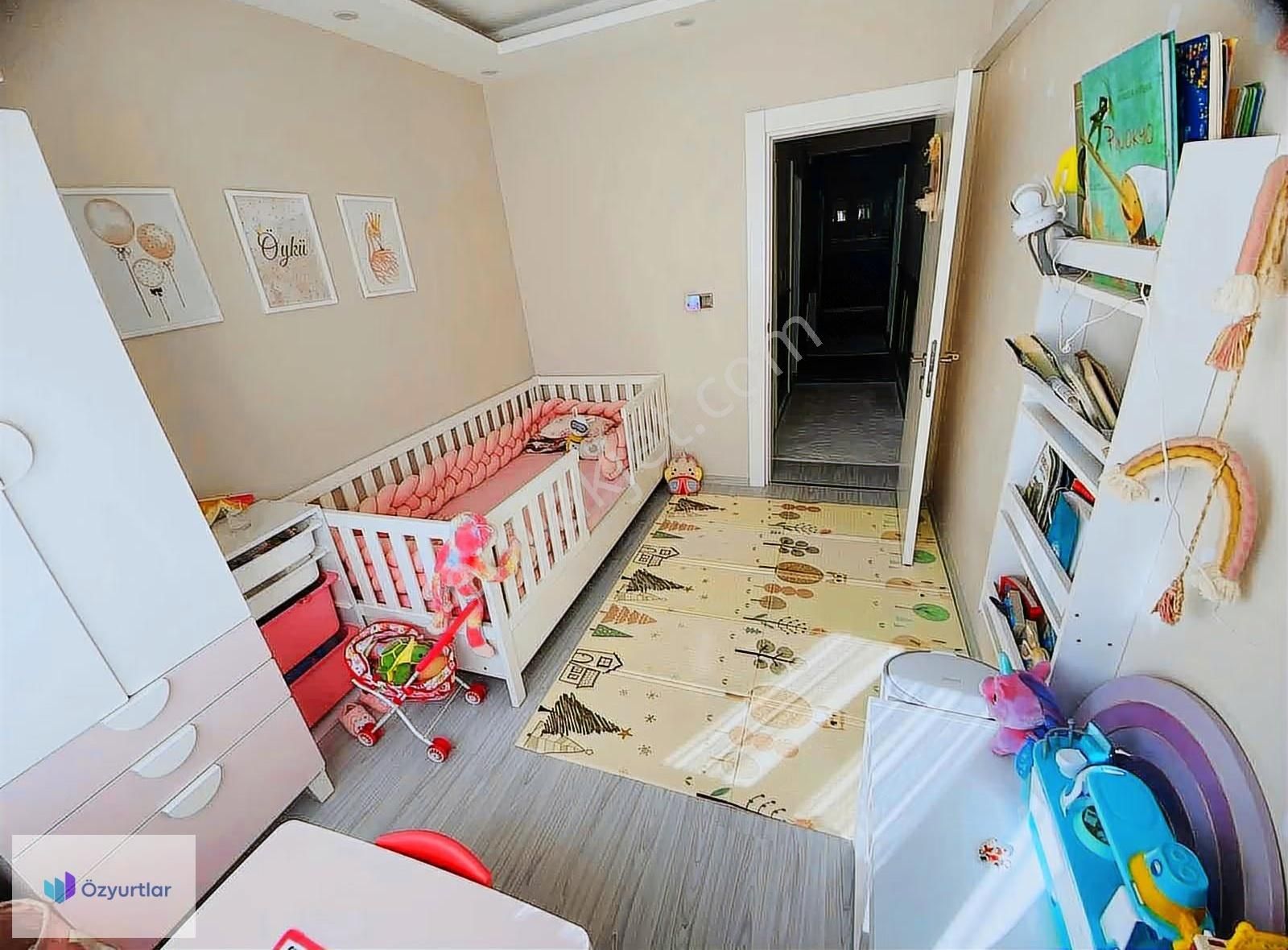 Özyurtlar'dan Muradiye Mahallesi'nde Emsalsiz Arakat Daire - Görsel 11
