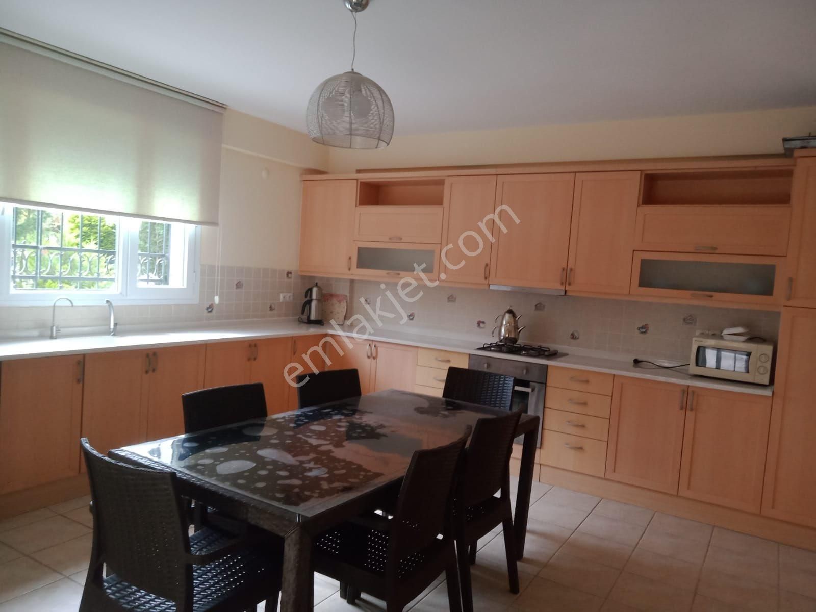 Kuşadası Soğucak Bölgesinde Satılık 4 + 1 350 Metre² Kullanım Alimini Villamız Satılıktır - Görsel 17