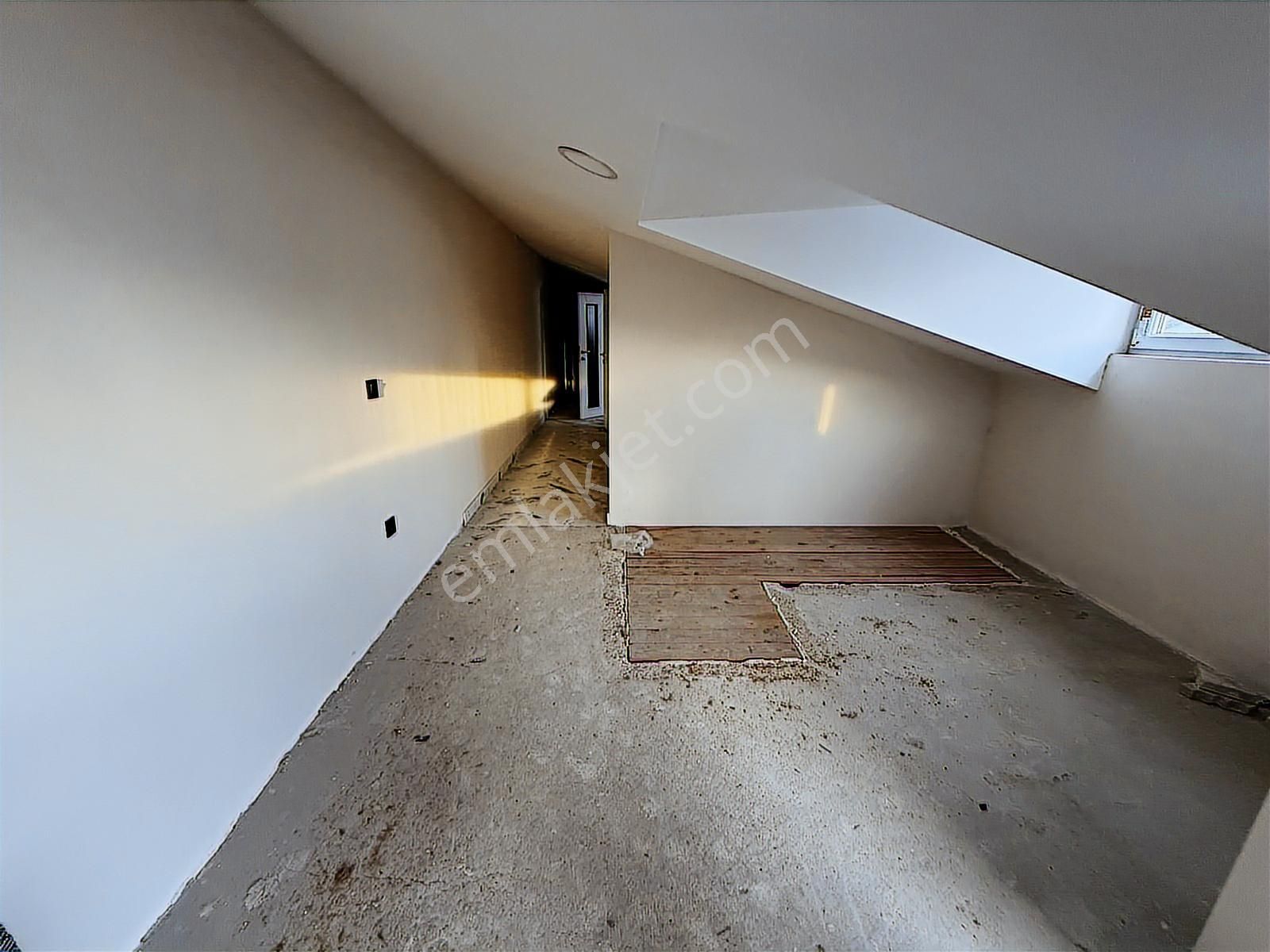 Kanarya'da Üst Bölge'de 5+2 Satılık 200 M2 4.kat Daire - Görsel 31