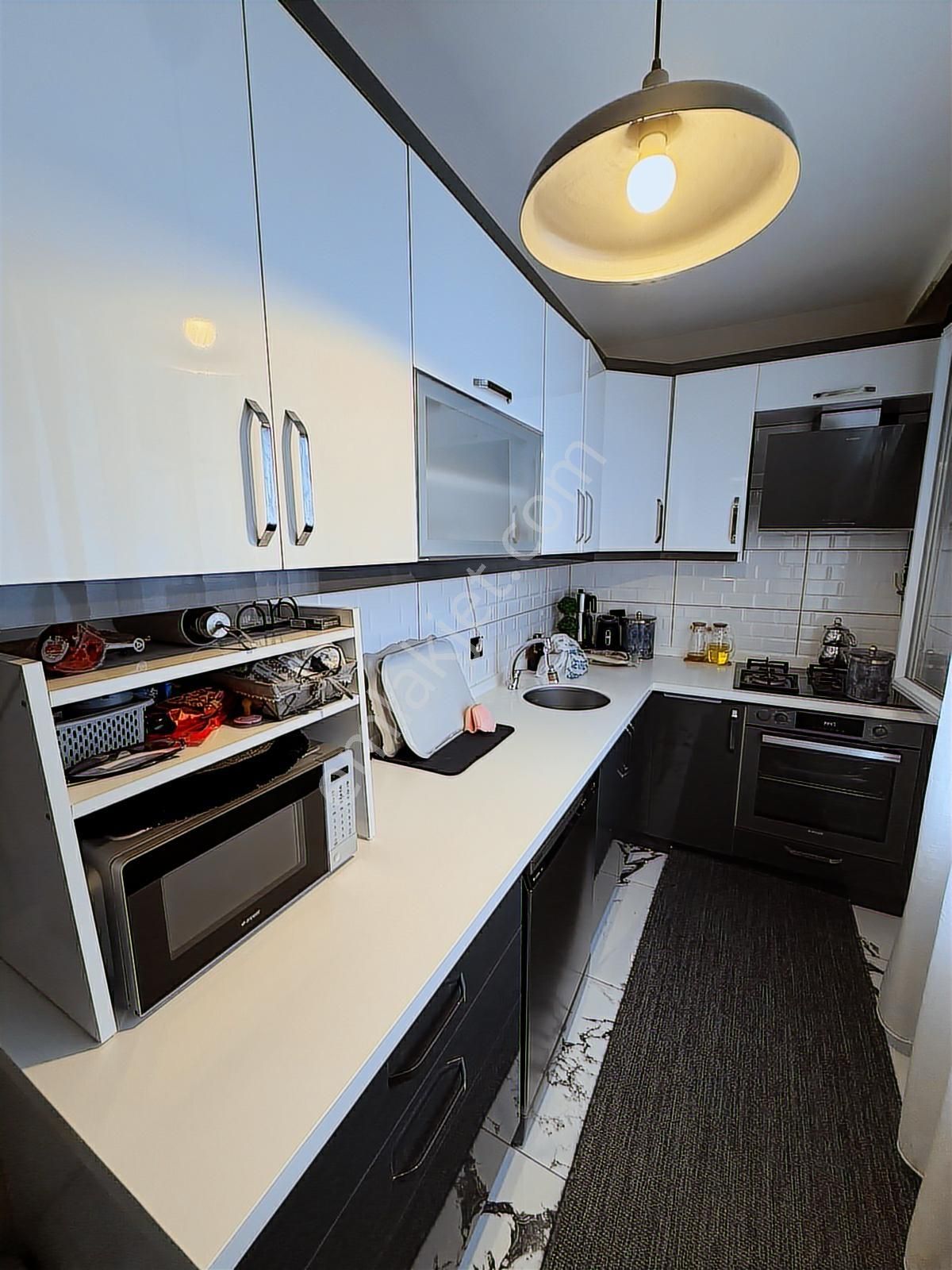 Kanarya'da Üst Bölge'de 5+2 Satılık 200 M2 4.kat Daire - Görsel 9