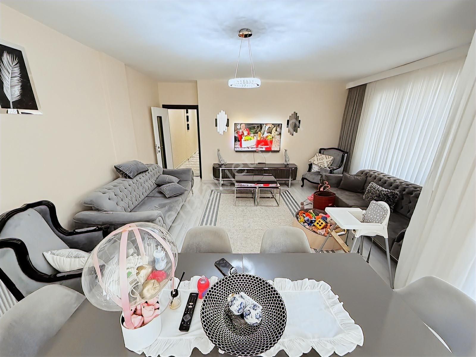 Kanarya'da Üst Bölge'de 5+2 Satılık 200 M2 4.kat Daire - Görsel 3