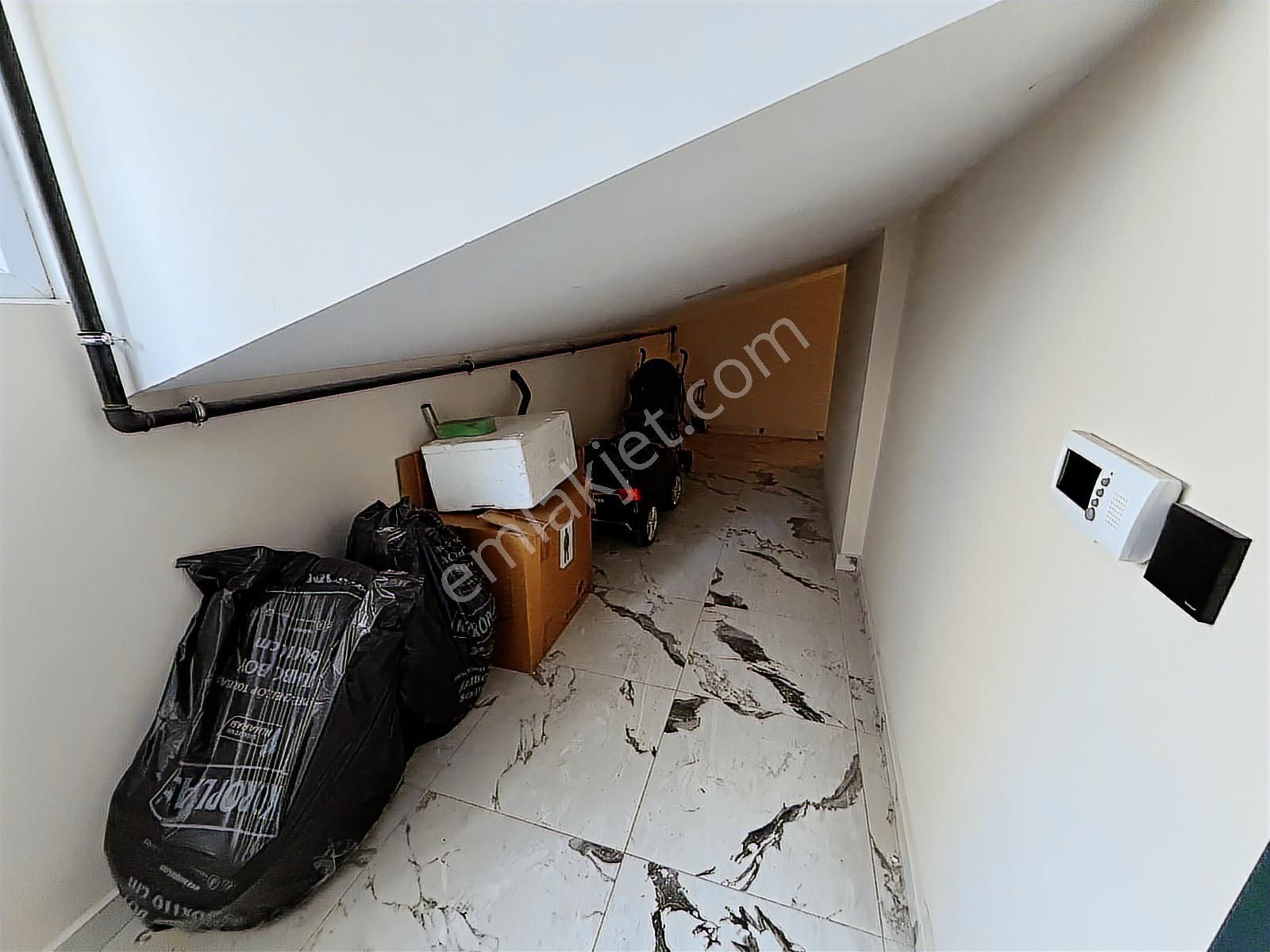 Kanarya'da Üst Bölge'de 5+2 Satılık 200 M2 4.kat Daire - Görsel 27