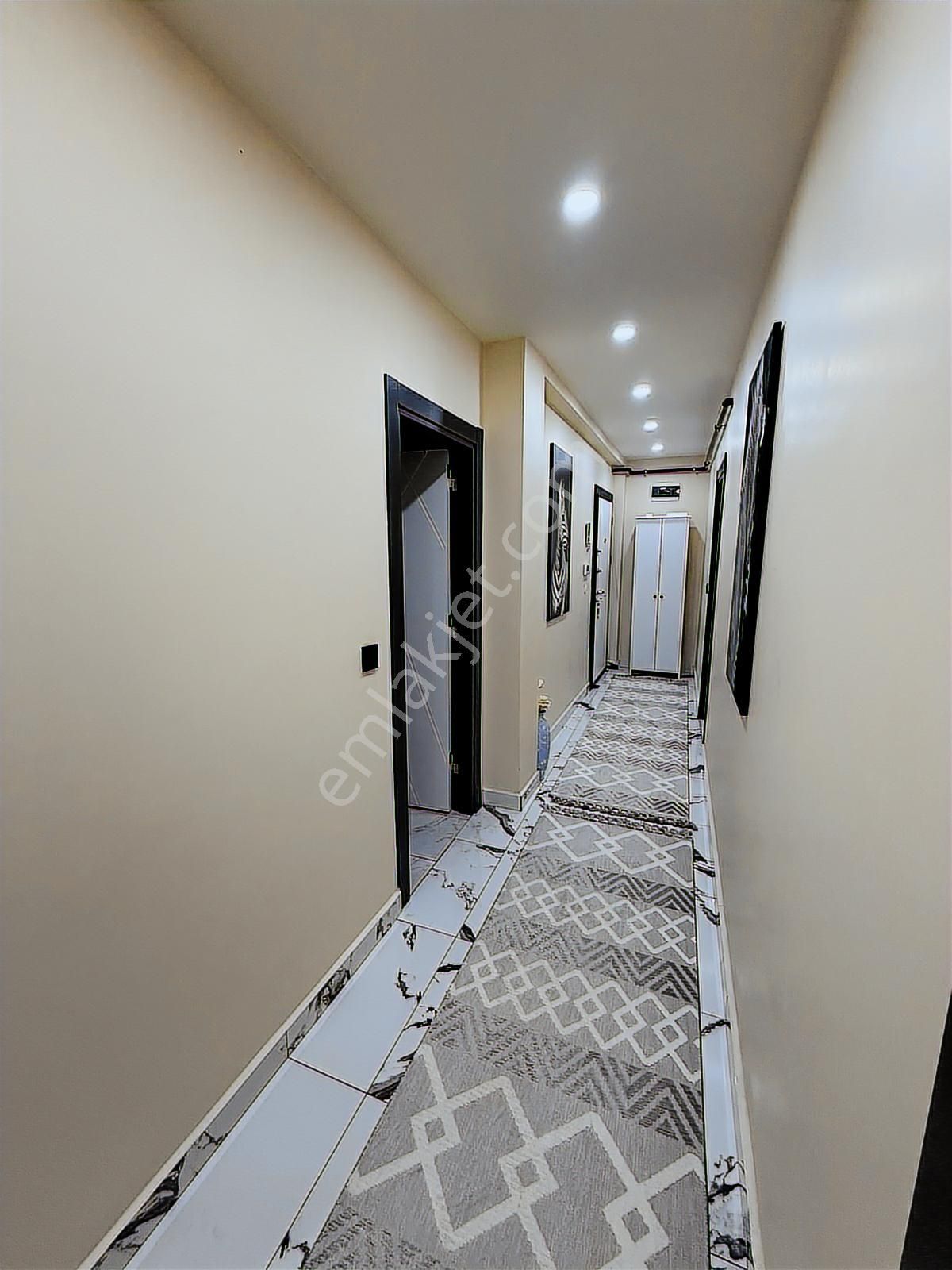 Kanarya'da Üst Bölge'de 5+2 Satılık 200 M2 4.kat Daire - Görsel 16