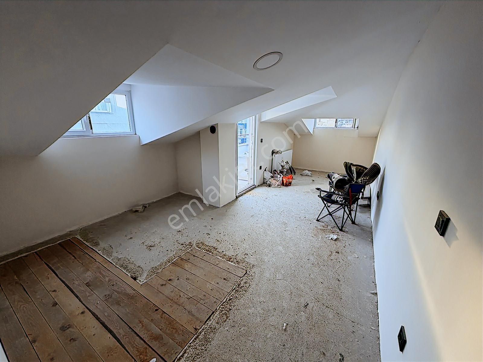 Kanarya'da Üst Bölge'de 5+2 Satılık 200 M2 4.kat Daire - Görsel 33