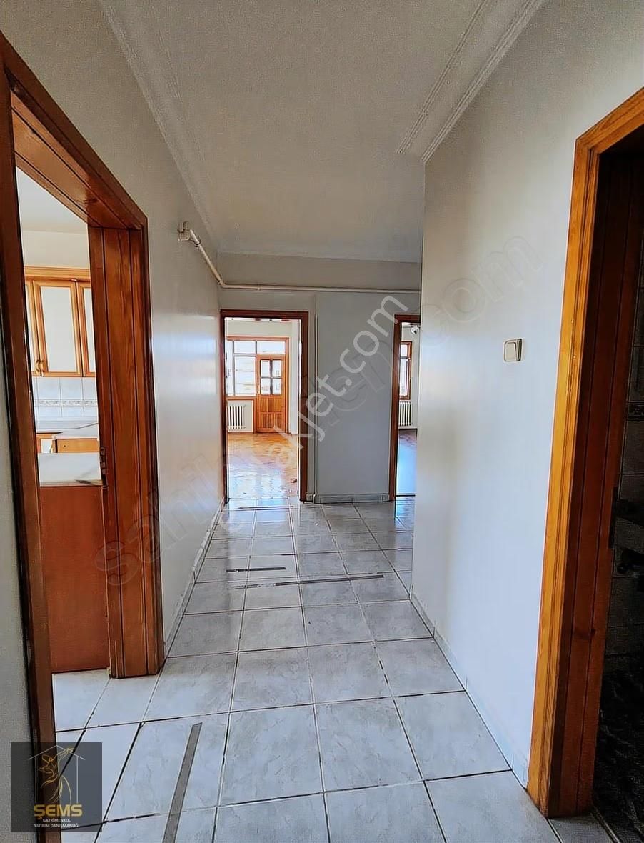 Site İçerisinde Çok Geniş 3+1 Kiralık Daire - Görsel 4